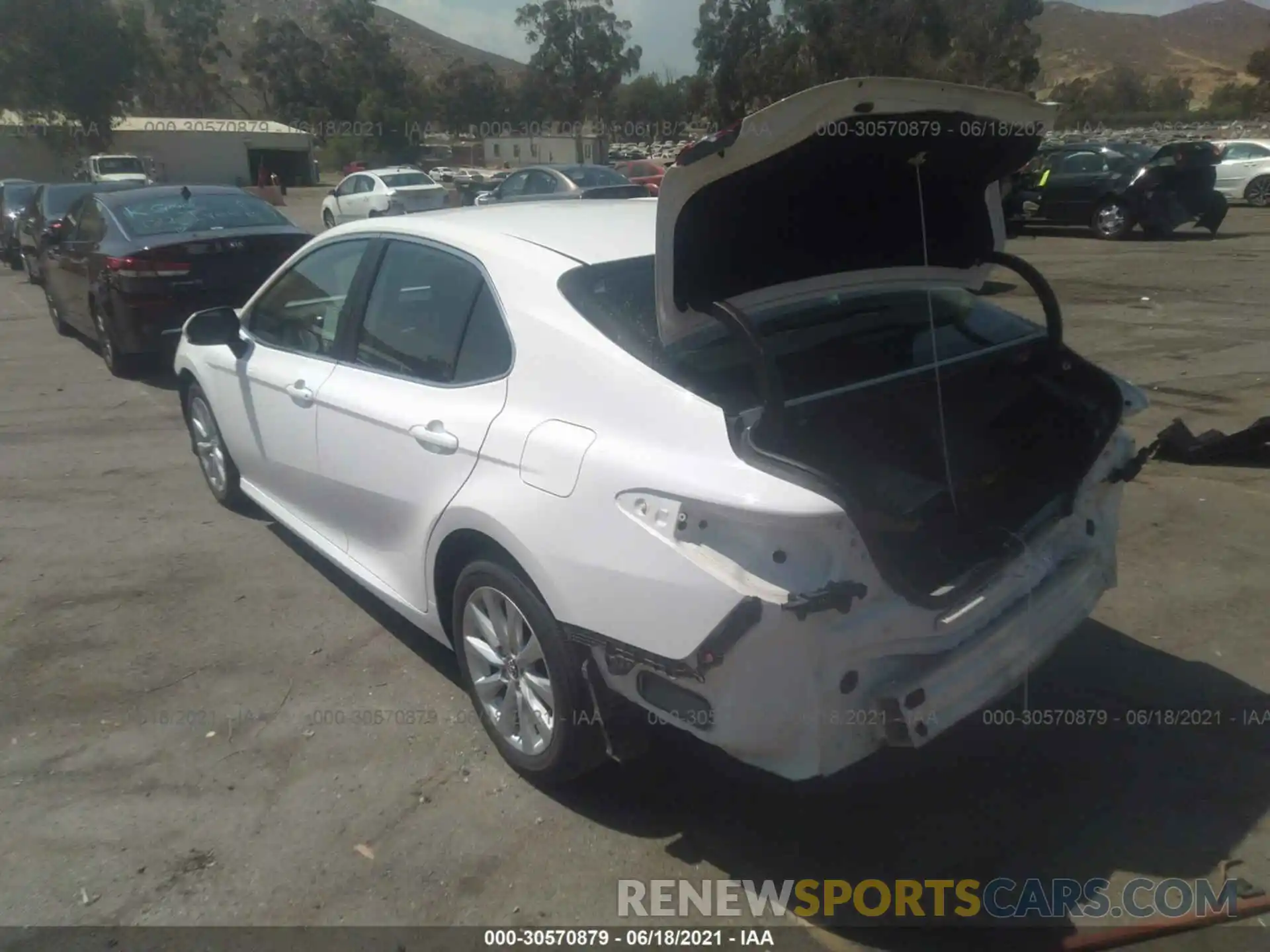 3 Photograph of a damaged car 4T1B11HK8KU714192 TOYOTA CAMRY 2019