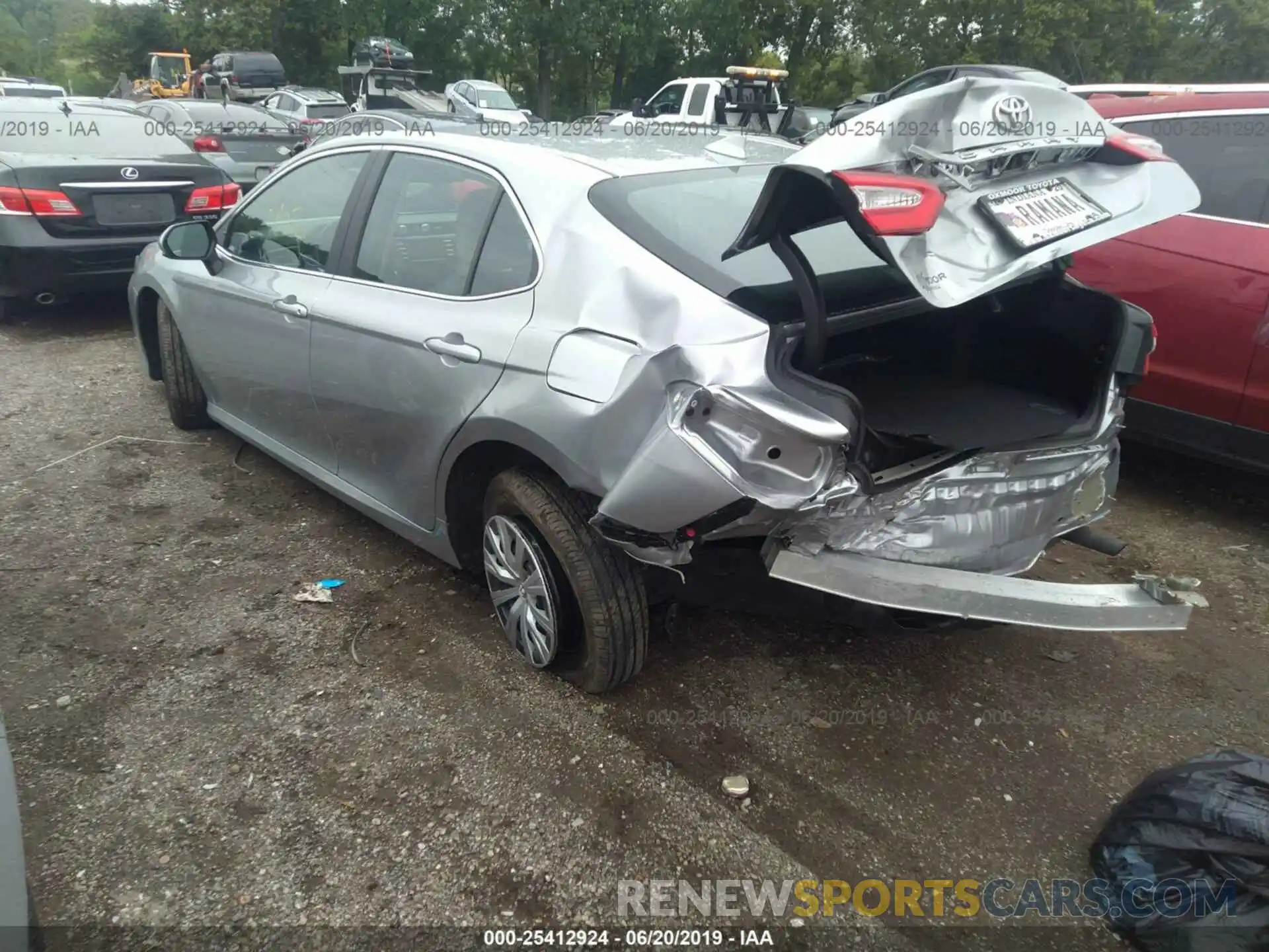 3 Photograph of a damaged car 4T1B11HK8KU715021 TOYOTA CAMRY 2019