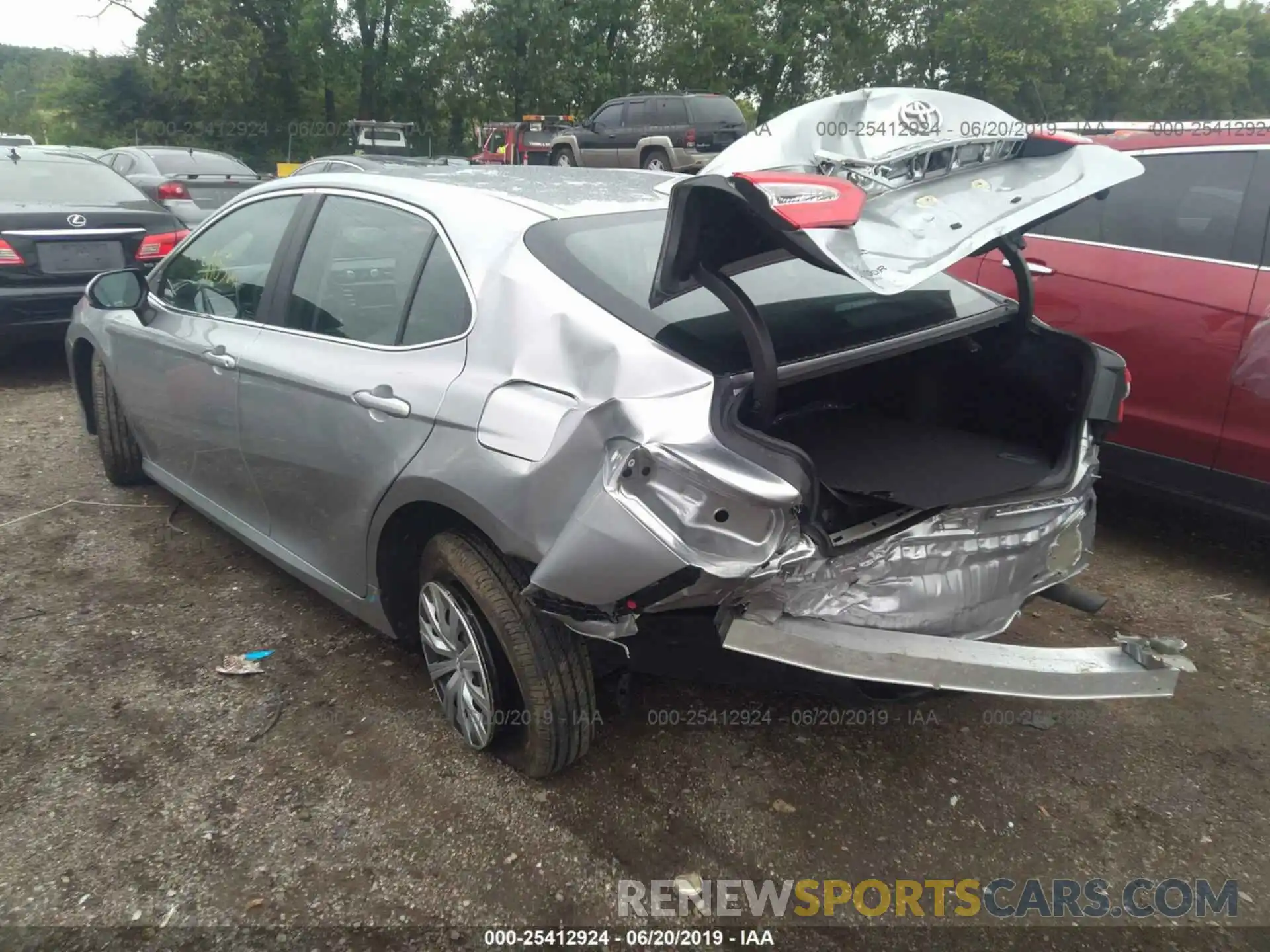 4 Photograph of a damaged car 4T1B11HK8KU715021 TOYOTA CAMRY 2019