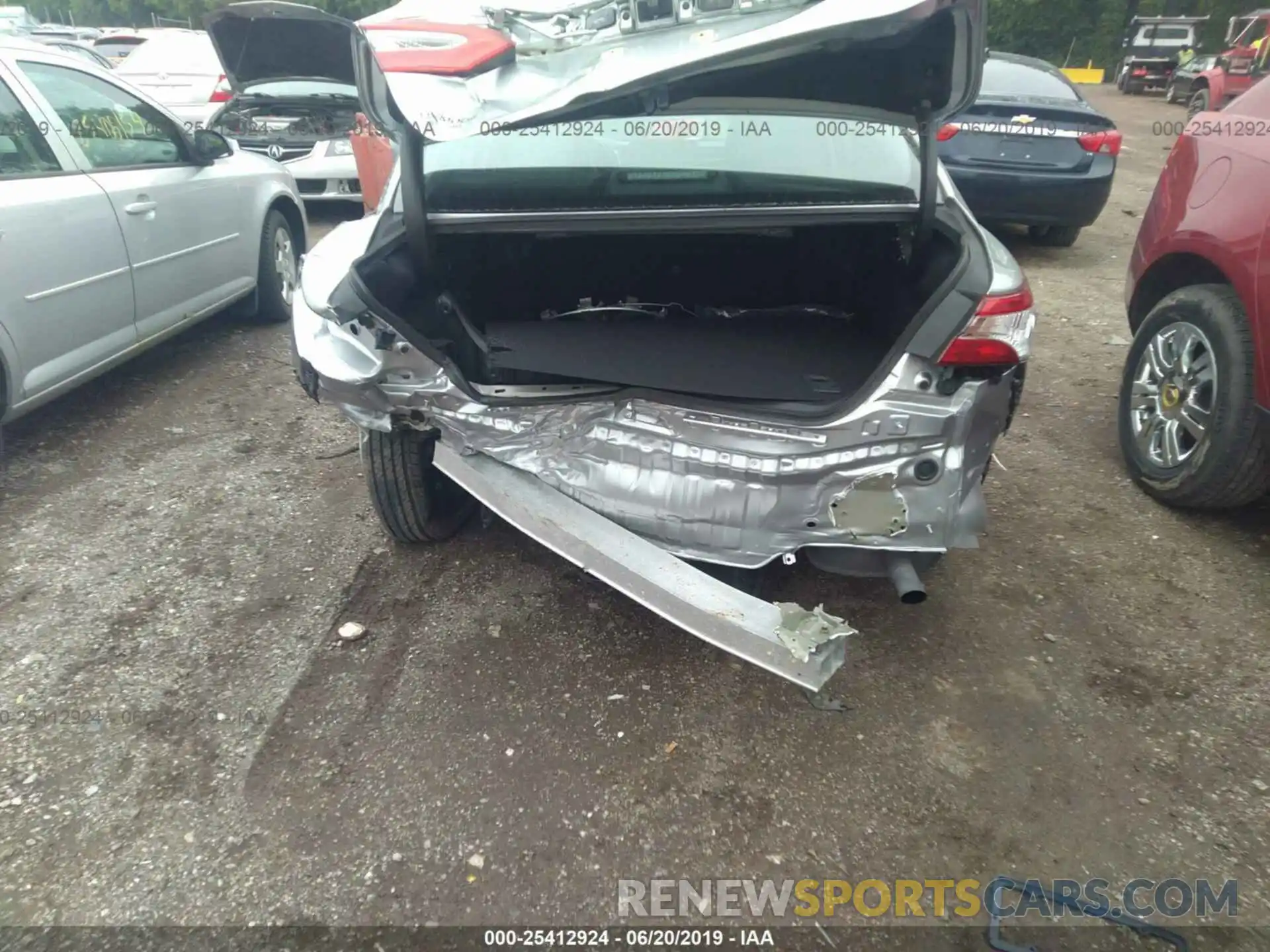 6 Photograph of a damaged car 4T1B11HK8KU715021 TOYOTA CAMRY 2019