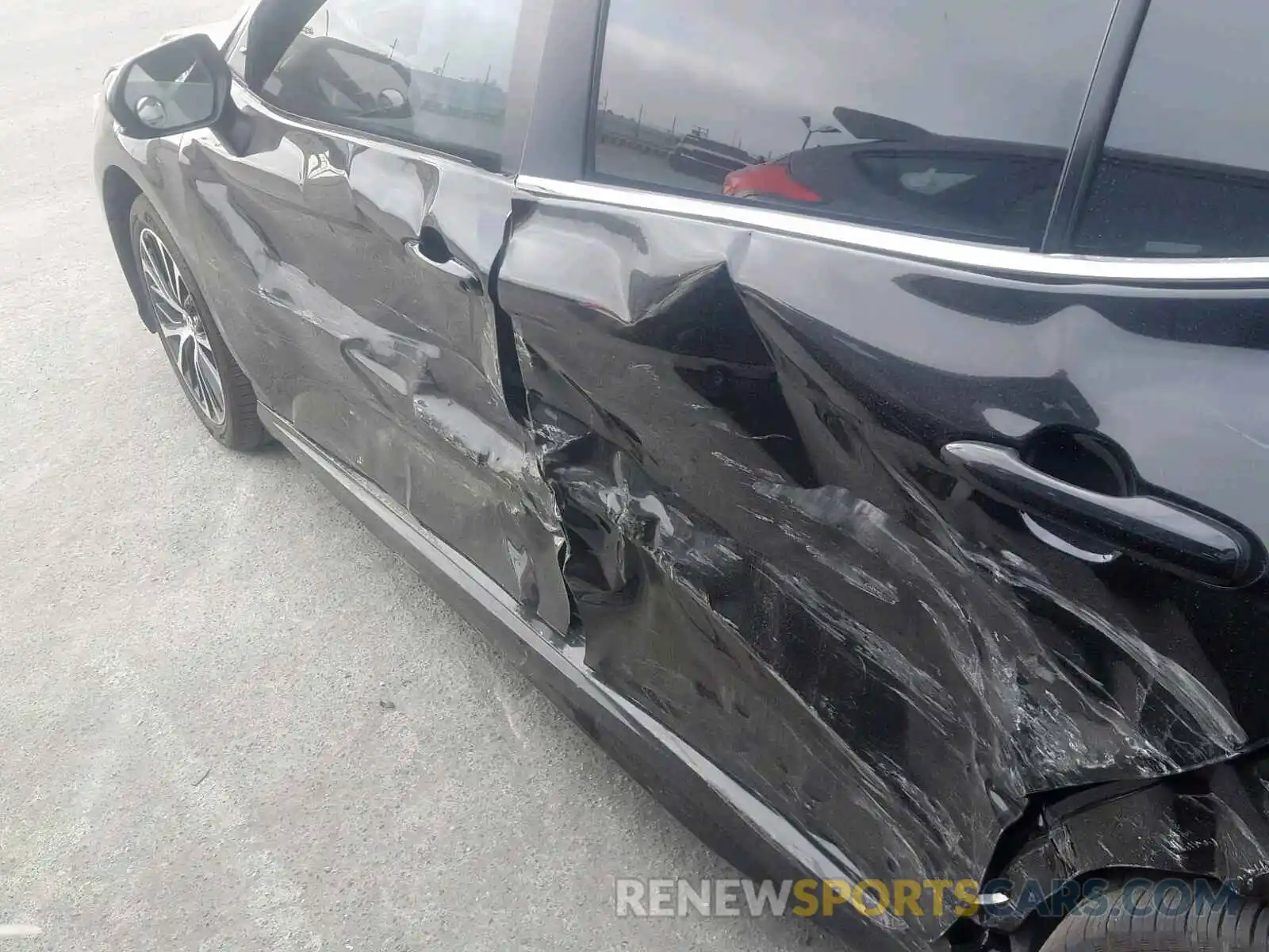 9 Photograph of a damaged car 4T1B11HK8KU717335 TOYOTA CAMRY 2019