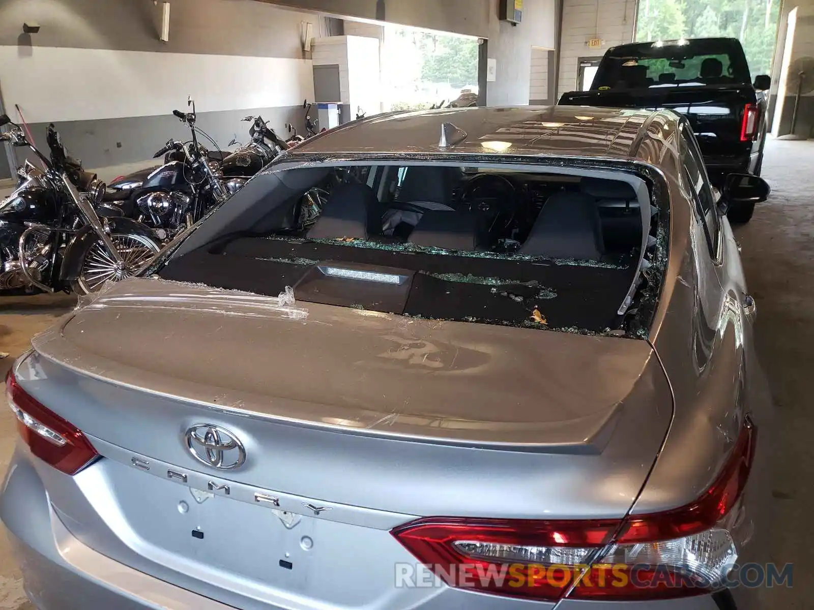 9 Photograph of a damaged car 4T1B11HK8KU719876 TOYOTA CAMRY 2019