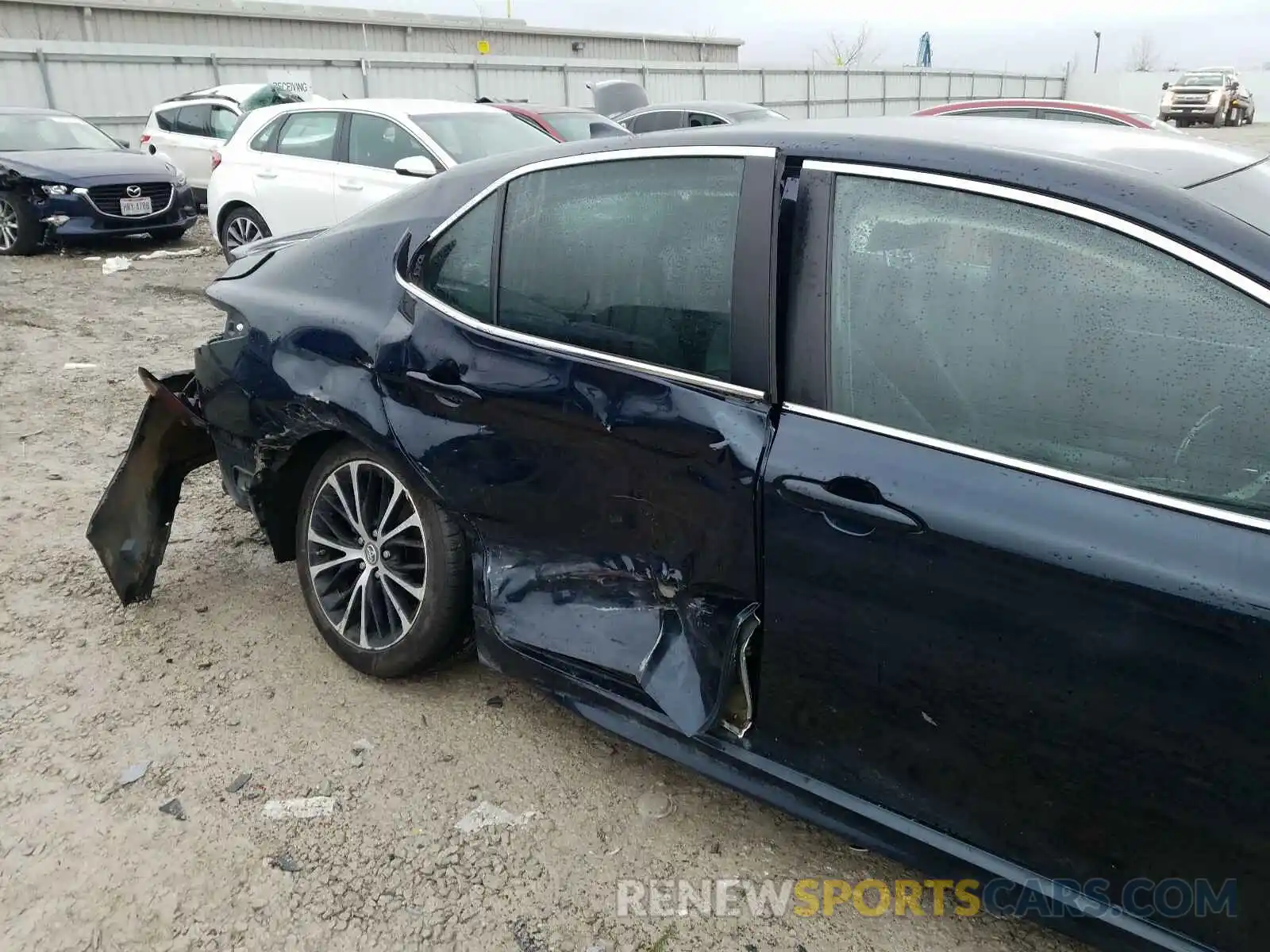 9 Photograph of a damaged car 4T1B11HK8KU725192 TOYOTA CAMRY 2019