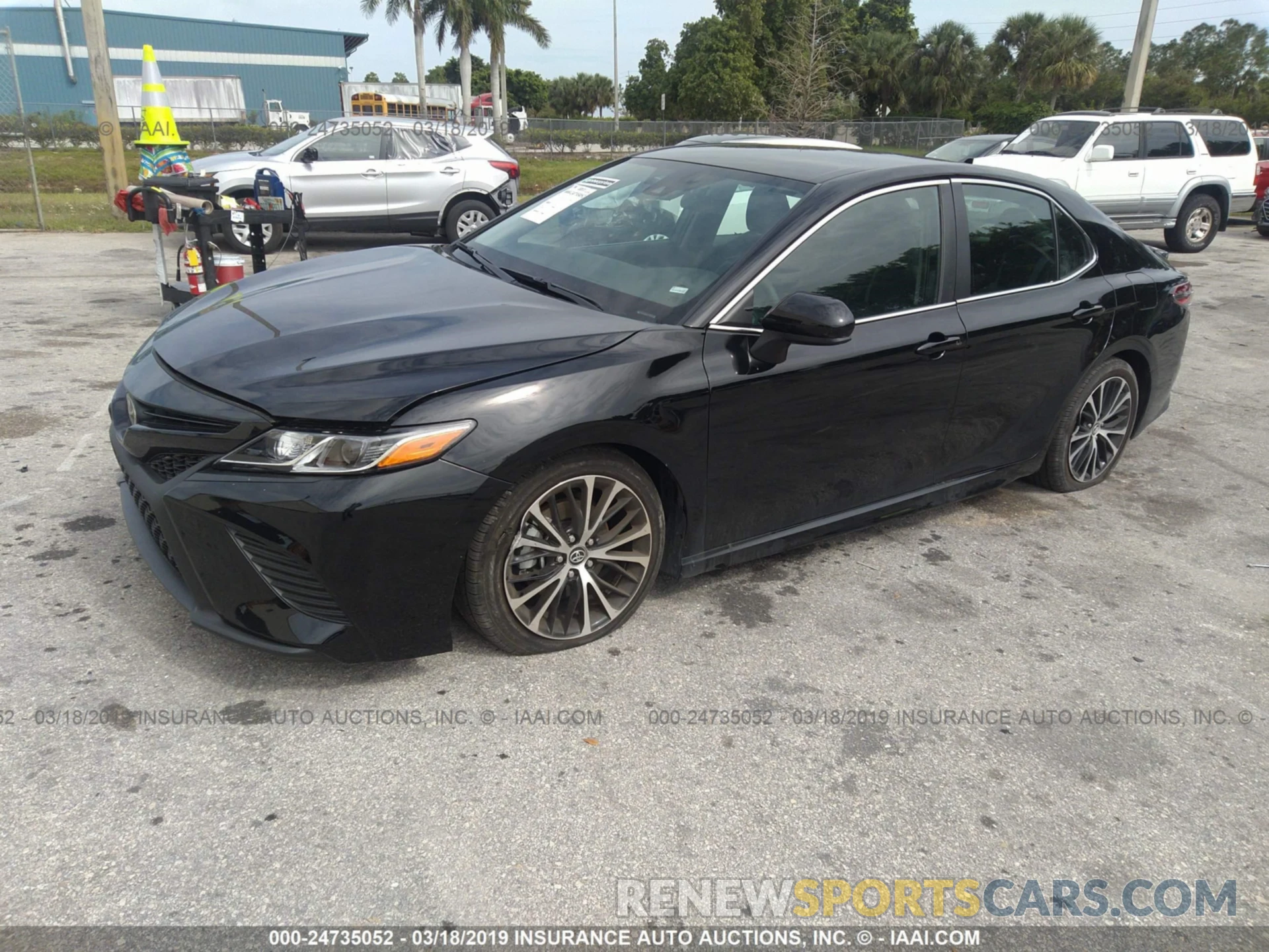 2 Photograph of a damaged car 4T1B11HK8KU725662 TOYOTA CAMRY 2019