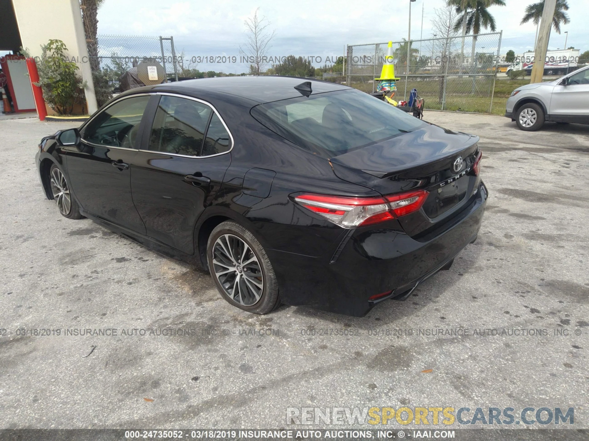 3 Photograph of a damaged car 4T1B11HK8KU725662 TOYOTA CAMRY 2019