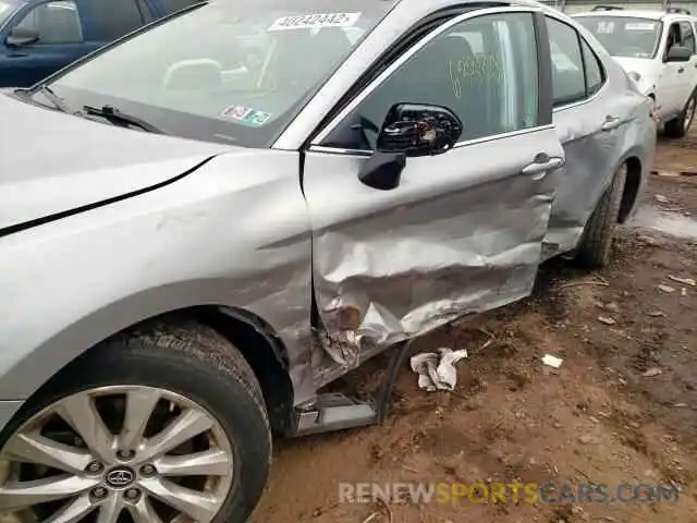 9 Photograph of a damaged car 4T1B11HK8KU727752 TOYOTA CAMRY 2019