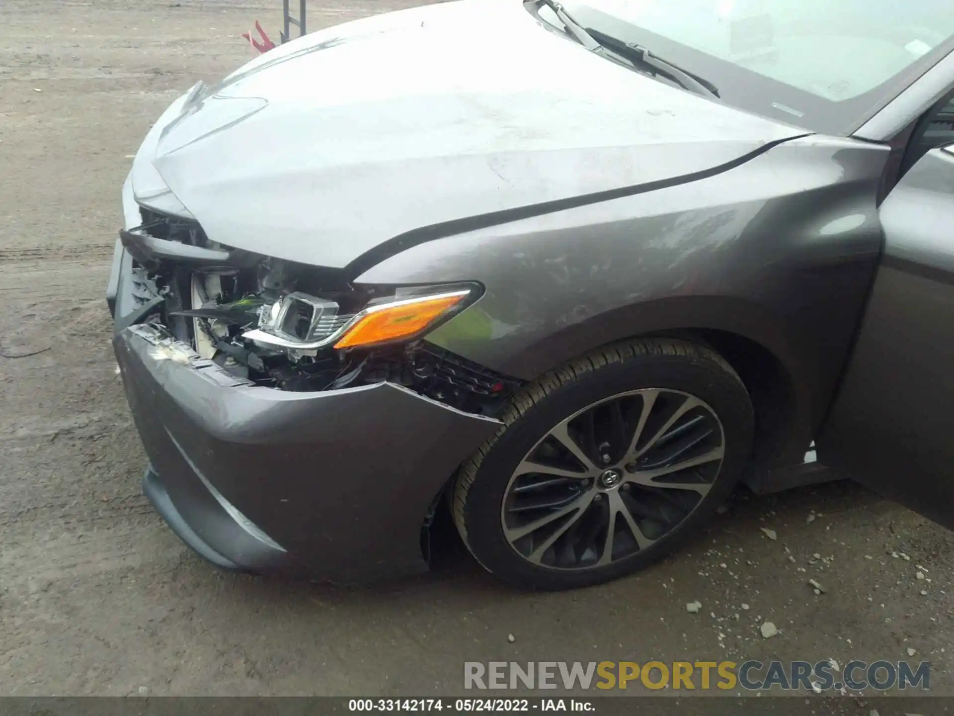 6 Photograph of a damaged car 4T1B11HK8KU729212 TOYOTA CAMRY 2019