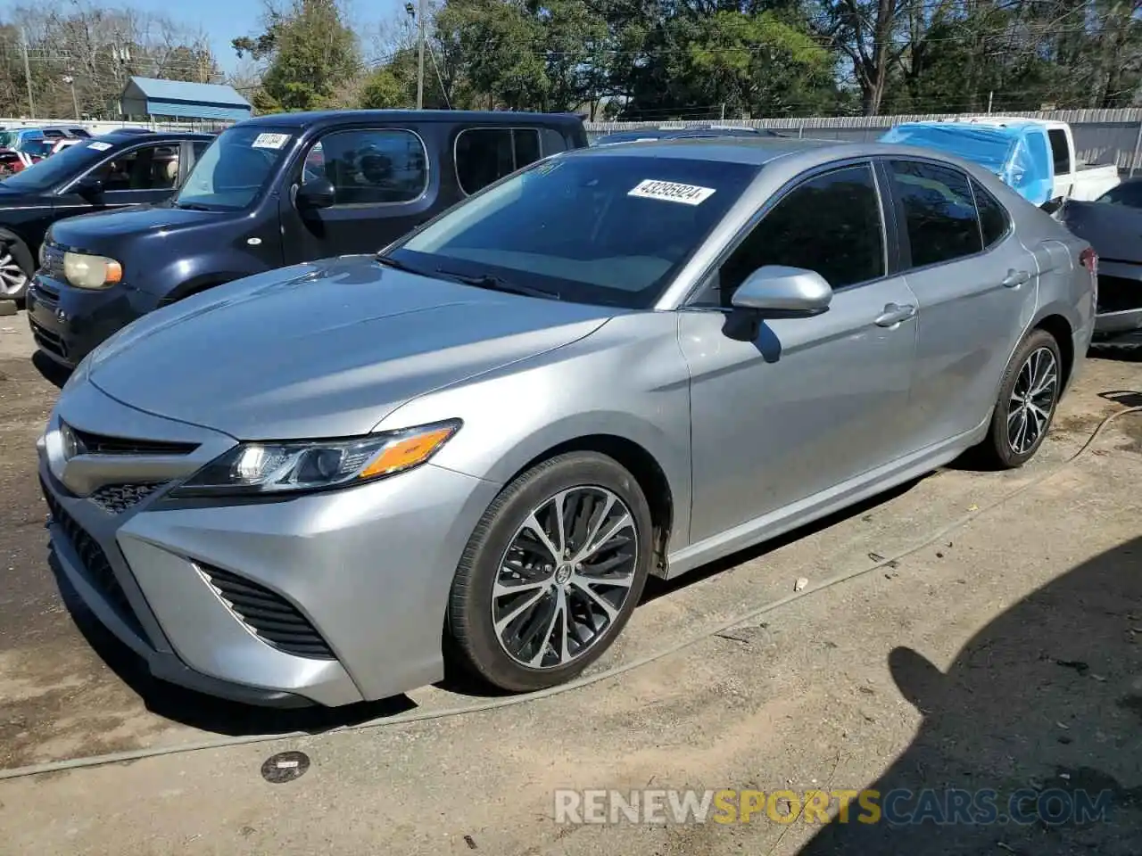 1 Photograph of a damaged car 4T1B11HK8KU729646 TOYOTA CAMRY 2019