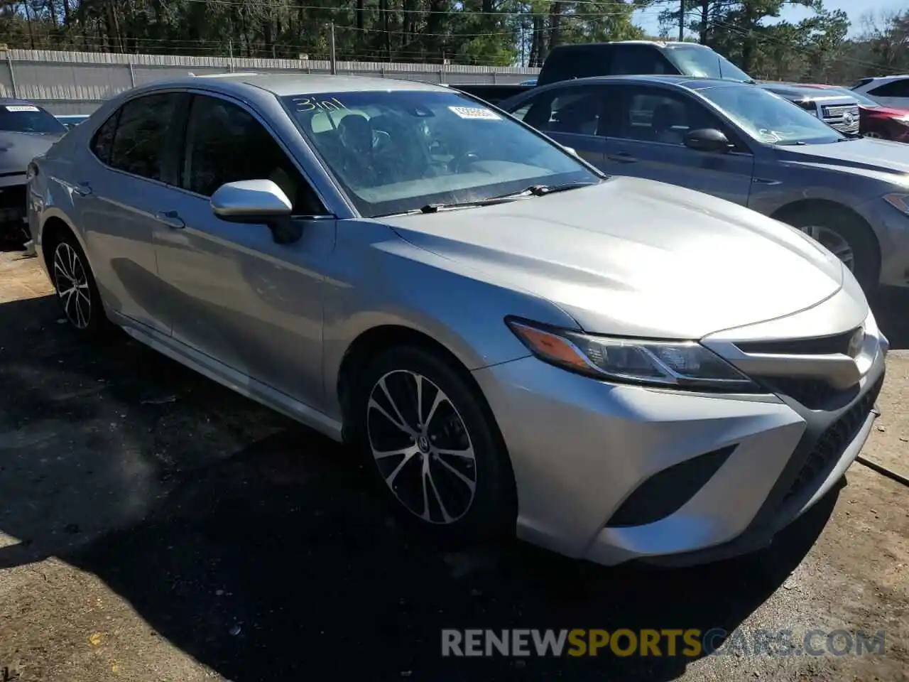 4 Photograph of a damaged car 4T1B11HK8KU729646 TOYOTA CAMRY 2019