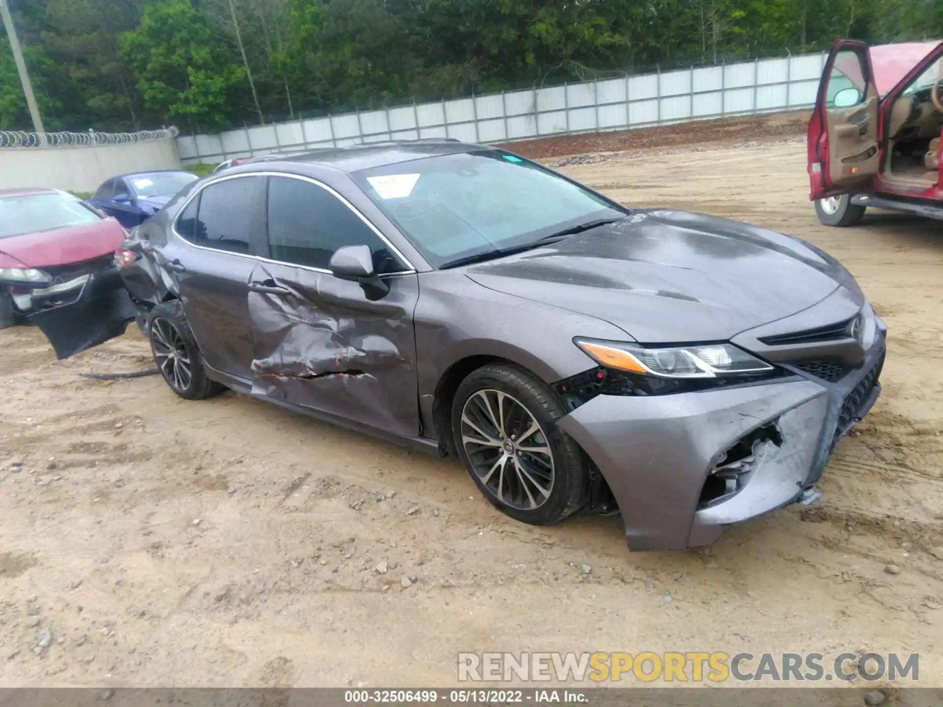 1 Photograph of a damaged car 4T1B11HK8KU729890 TOYOTA CAMRY 2019