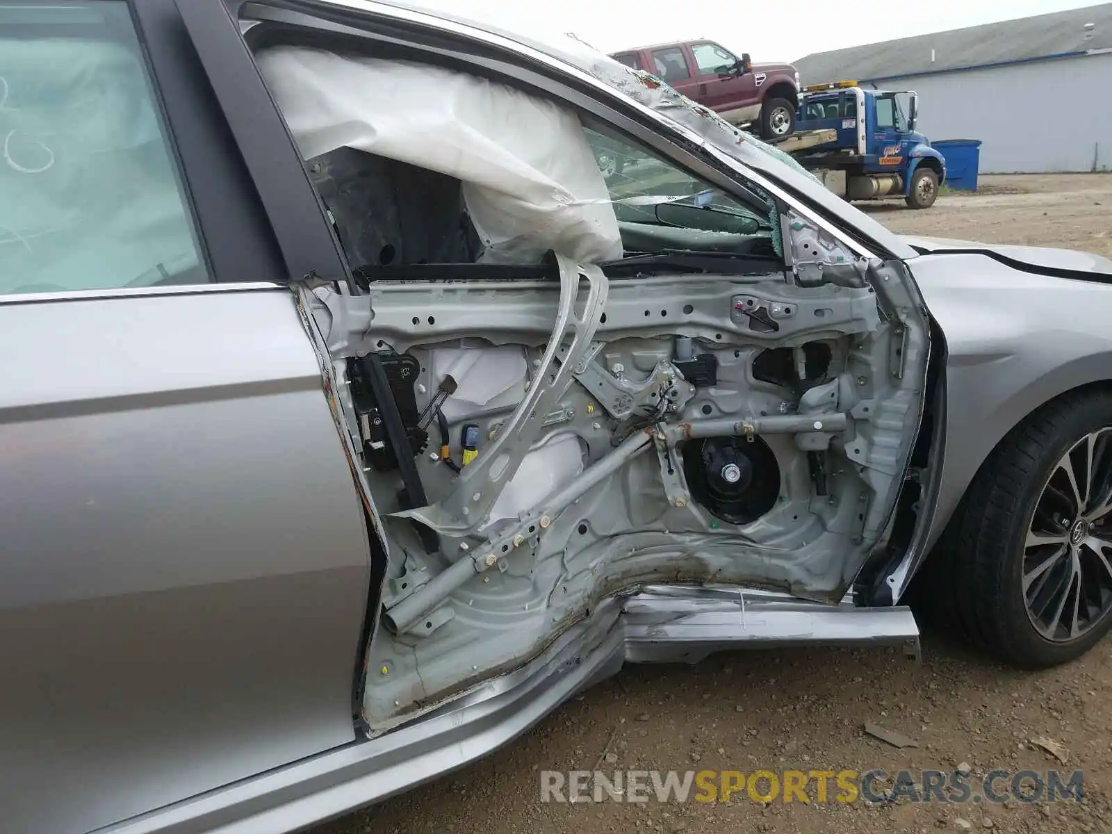 9 Фотография поврежденного автомобиля 4T1B11HK8KU730649 TOYOTA CAMRY 2019
