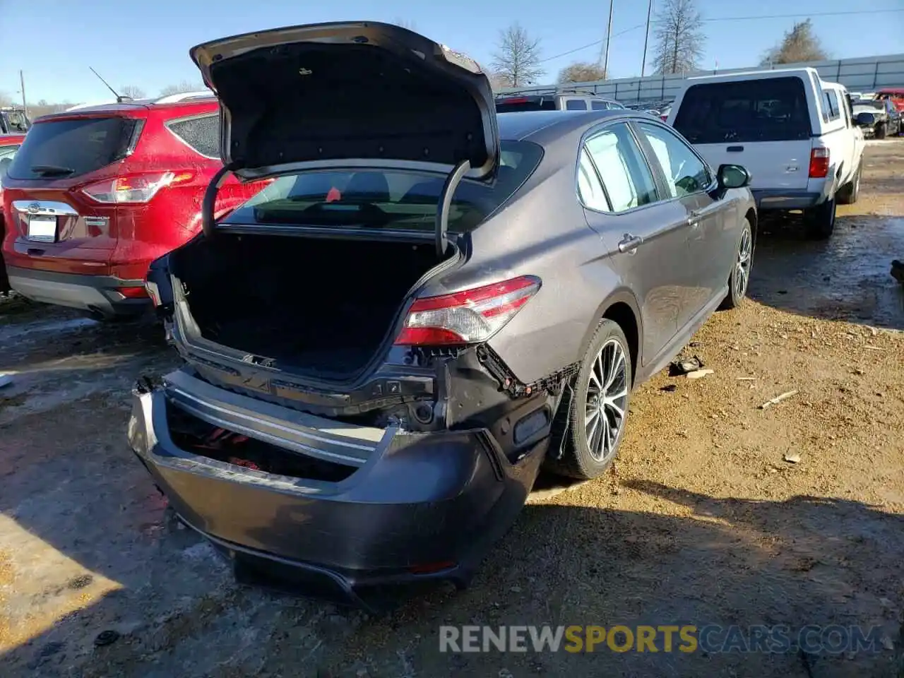 4 Photograph of a damaged car 4T1B11HK8KU733910 TOYOTA CAMRY 2019