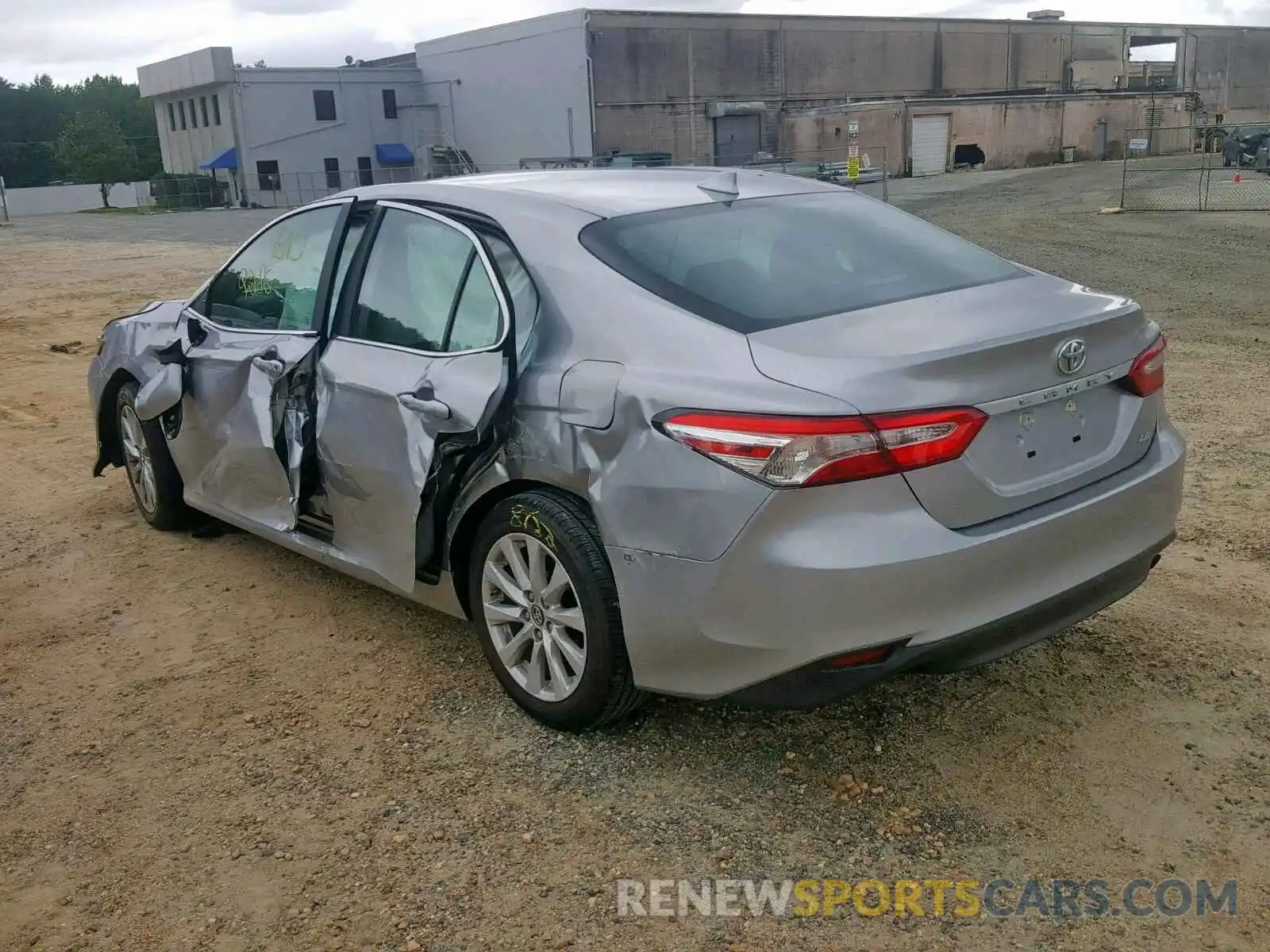 3 Photograph of a damaged car 4T1B11HK8KU733969 TOYOTA CAMRY 2019