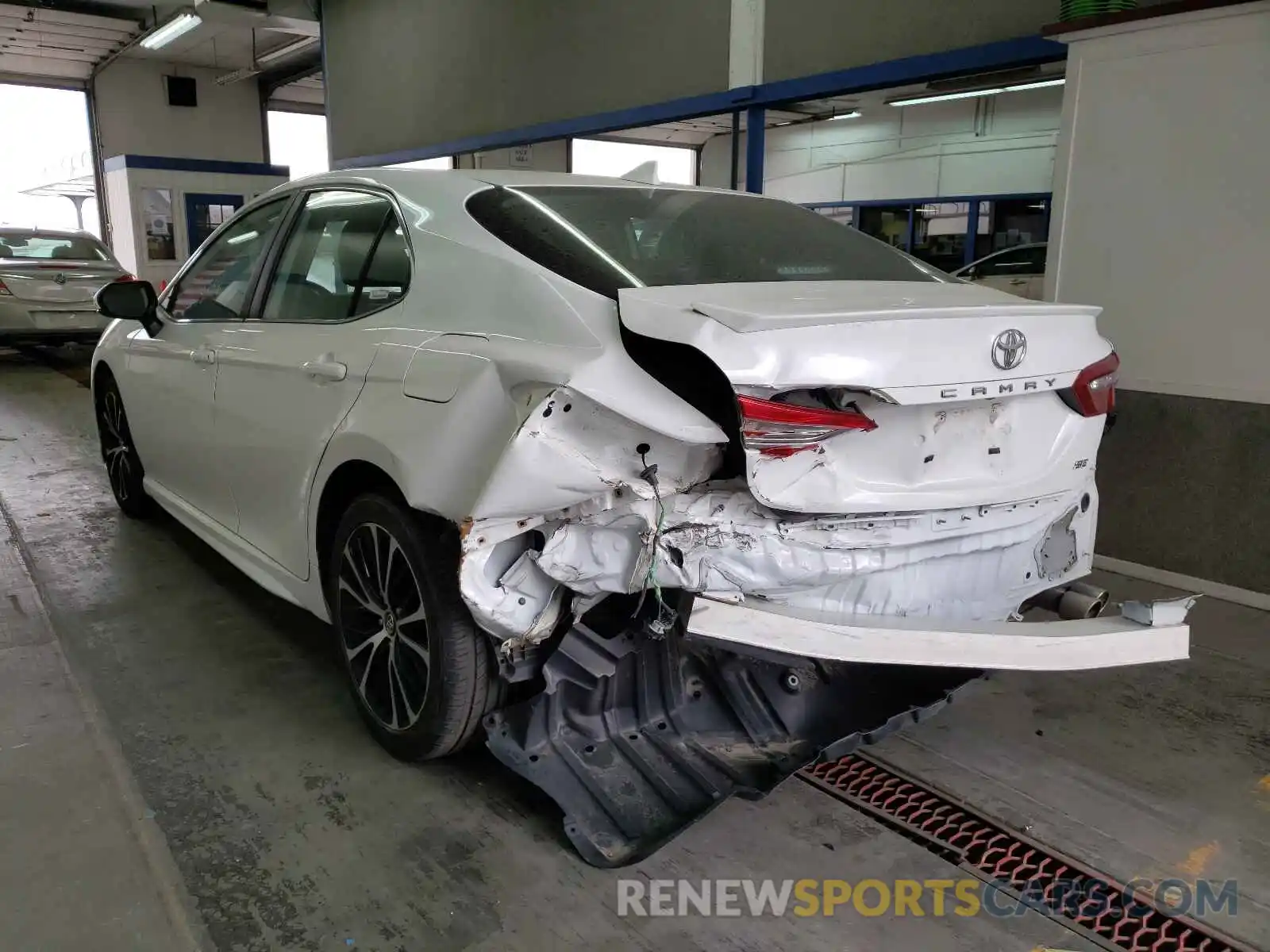 3 Photograph of a damaged car 4T1B11HK8KU735835 TOYOTA CAMRY 2019