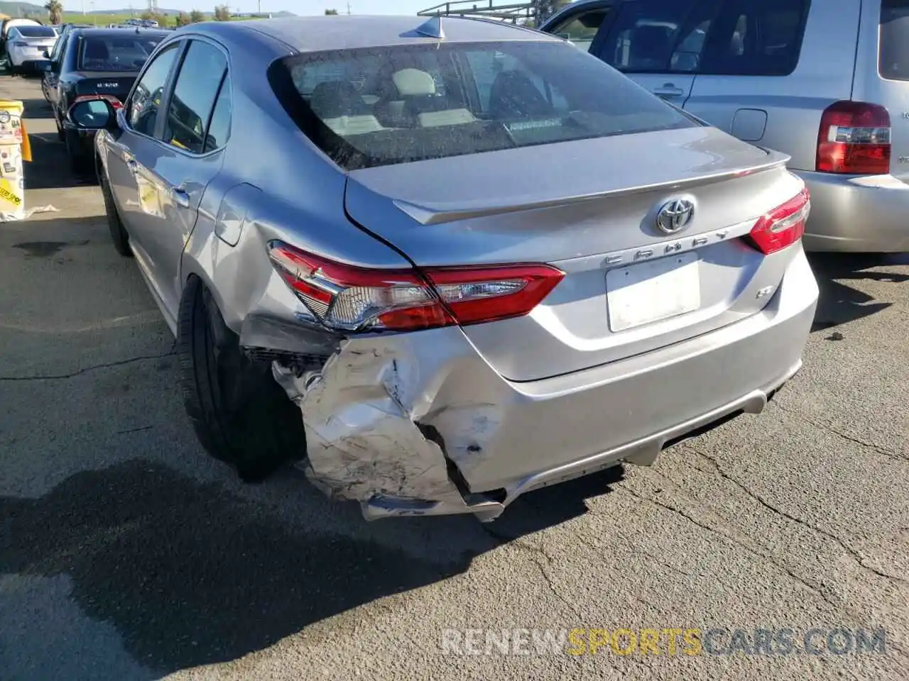 3 Photograph of a damaged car 4T1B11HK8KU736385 TOYOTA CAMRY 2019