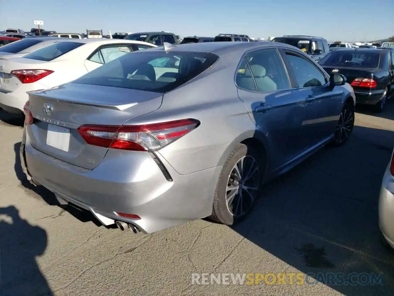 4 Photograph of a damaged car 4T1B11HK8KU736385 TOYOTA CAMRY 2019