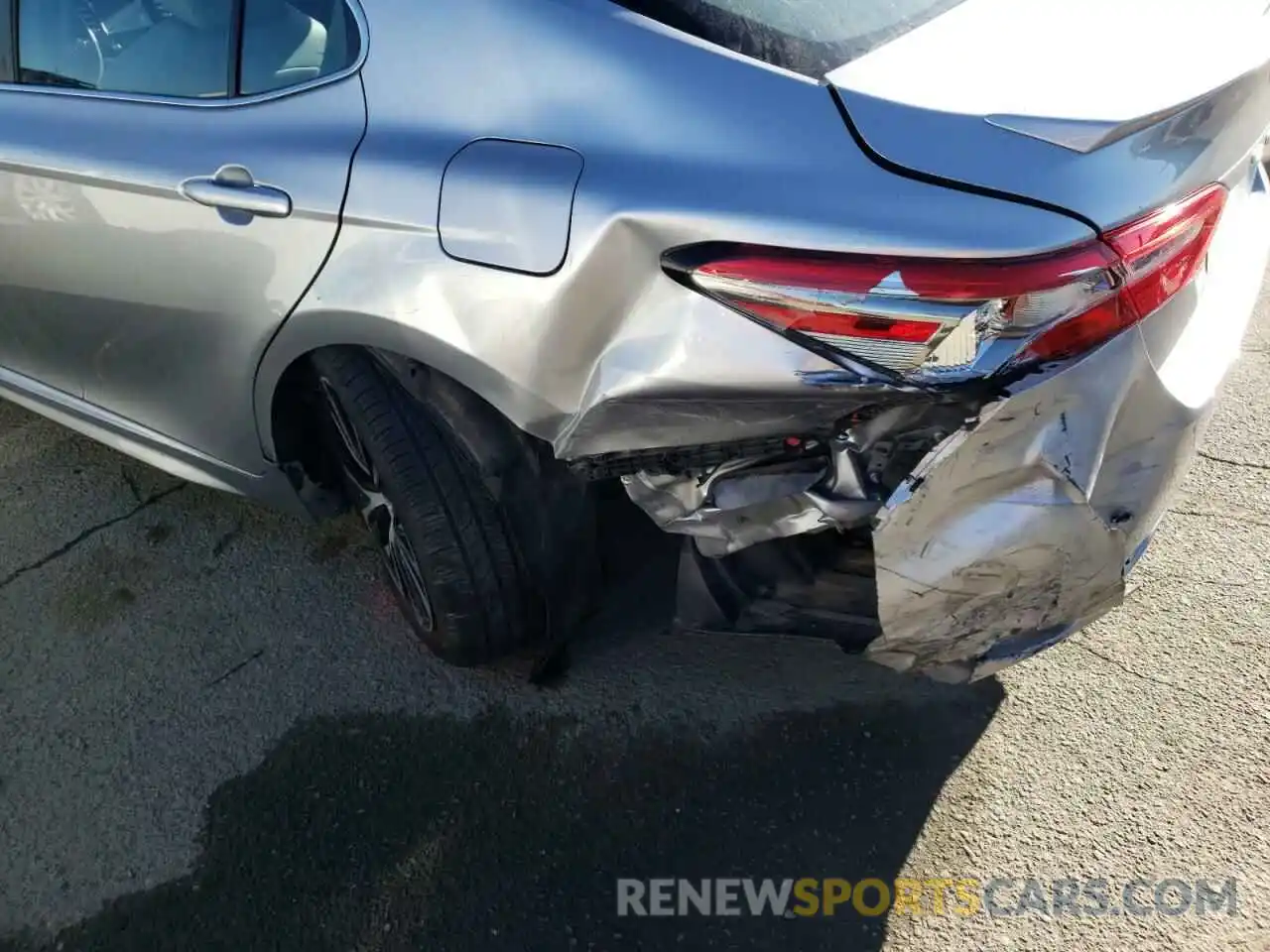 9 Photograph of a damaged car 4T1B11HK8KU736385 TOYOTA CAMRY 2019