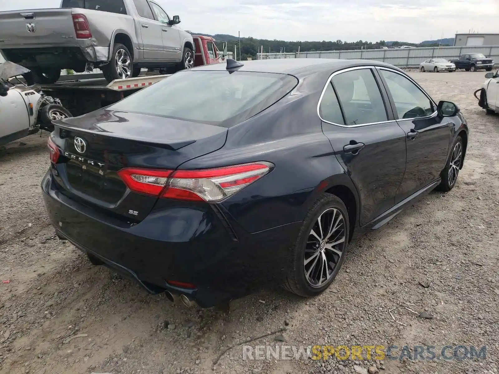 4 Фотография поврежденного автомобиля 4T1B11HK8KU739223 TOYOTA CAMRY 2019