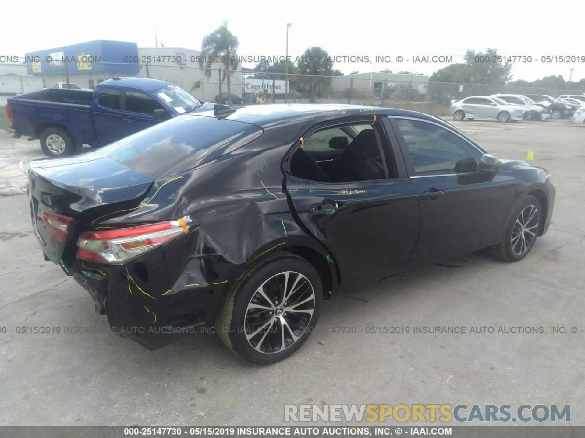 4 Photograph of a damaged car 4T1B11HK8KU740579 TOYOTA CAMRY 2019