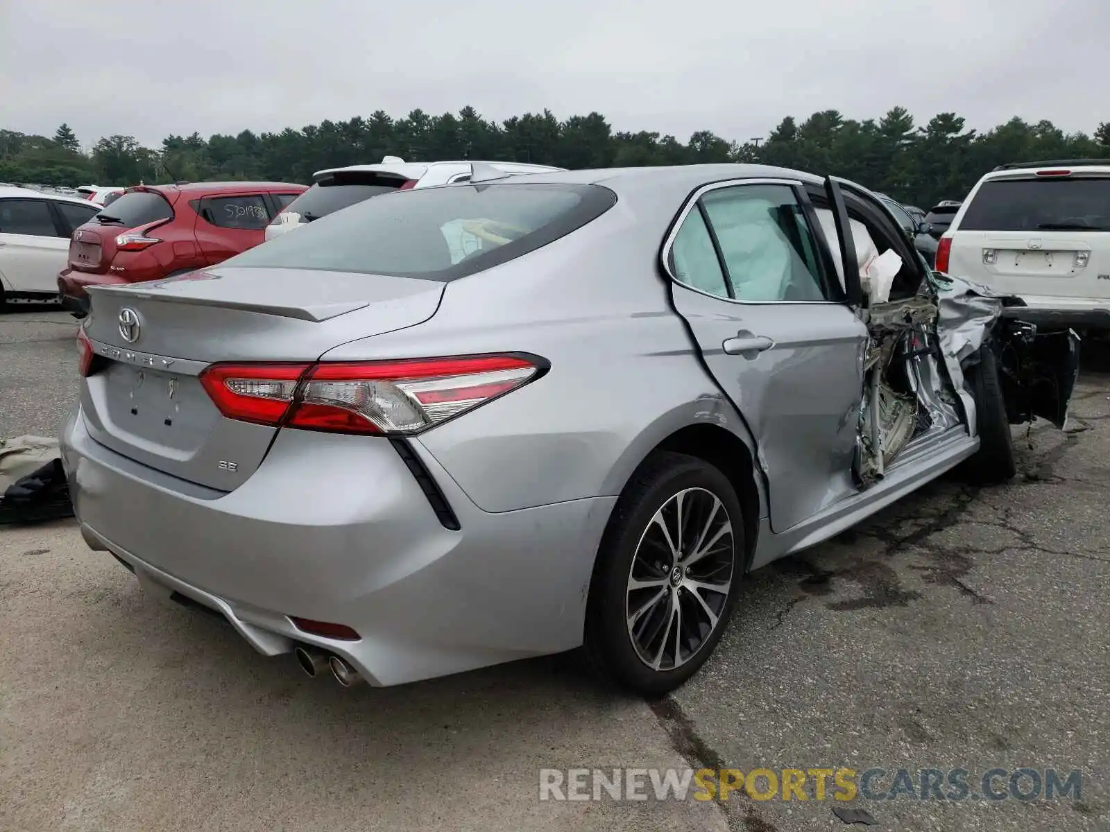 4 Photograph of a damaged car 4T1B11HK8KU741280 TOYOTA CAMRY 2019