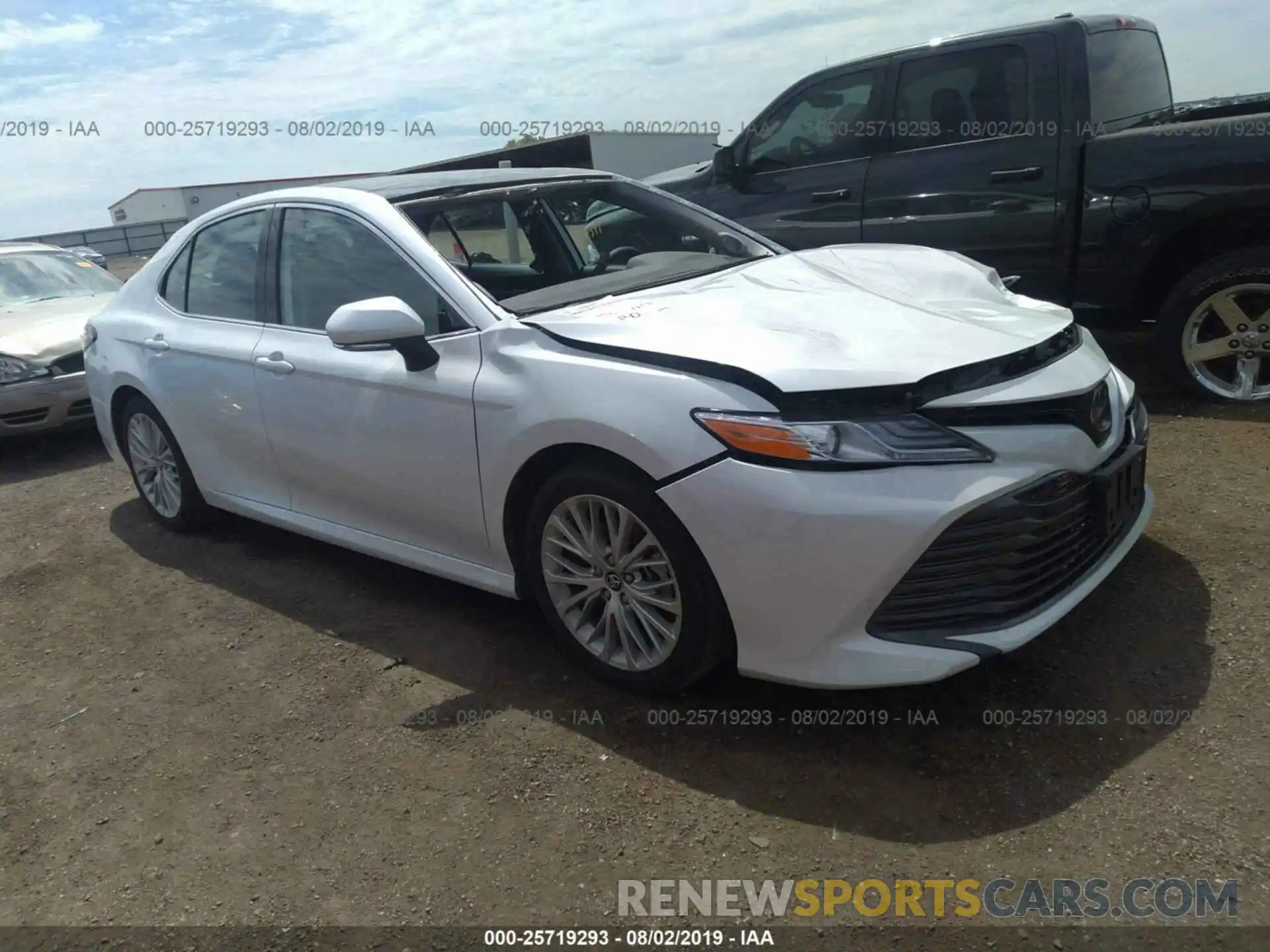 1 Photograph of a damaged car 4T1B11HK8KU741506 TOYOTA CAMRY 2019