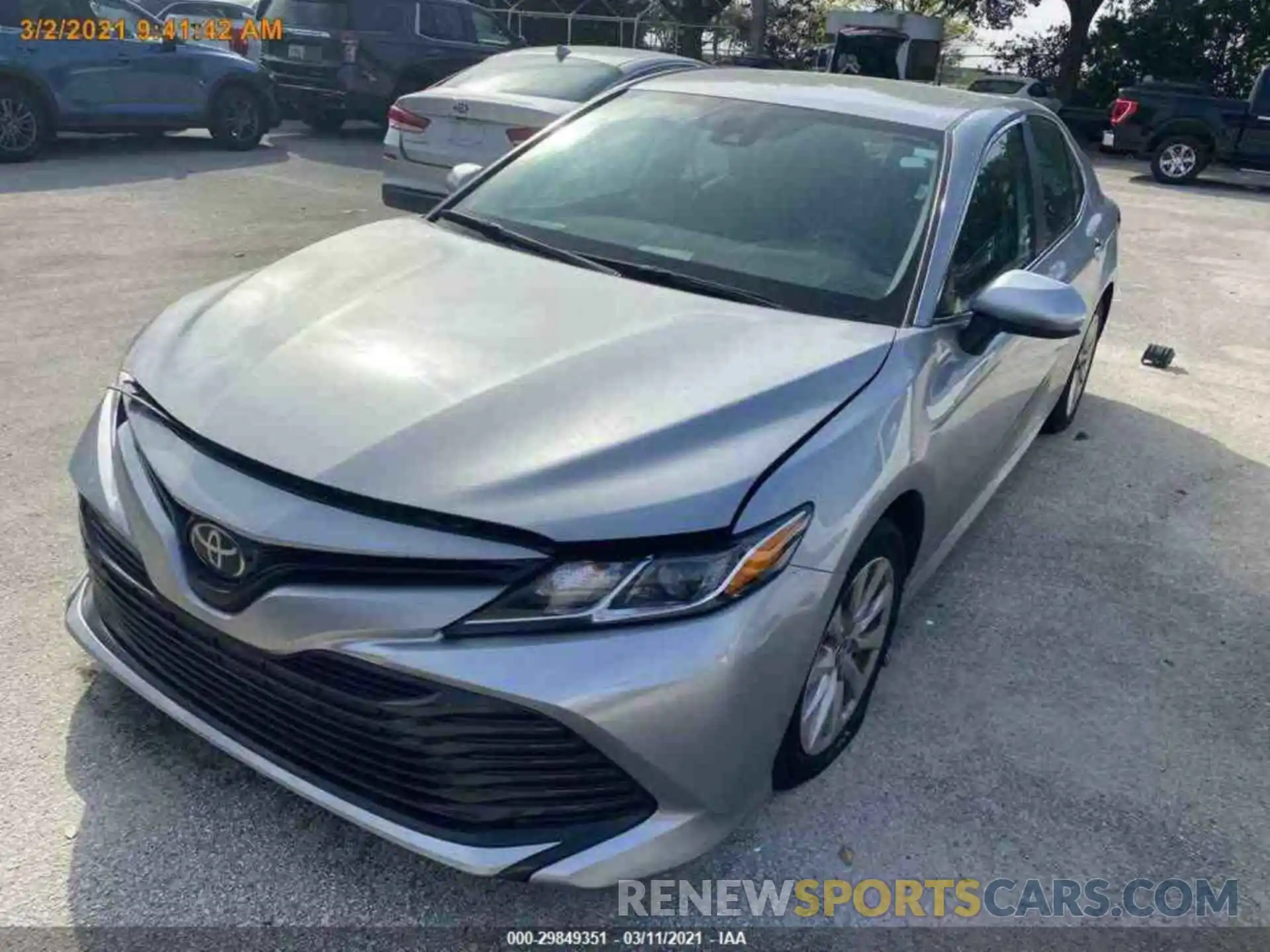 16 Photograph of a damaged car 4T1B11HK8KU741747 TOYOTA CAMRY 2019