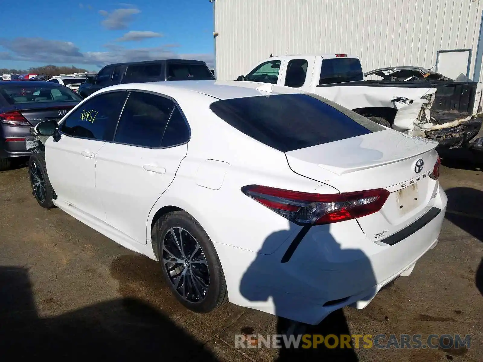 3 Photograph of a damaged car 4T1B11HK8KU742784 TOYOTA CAMRY 2019