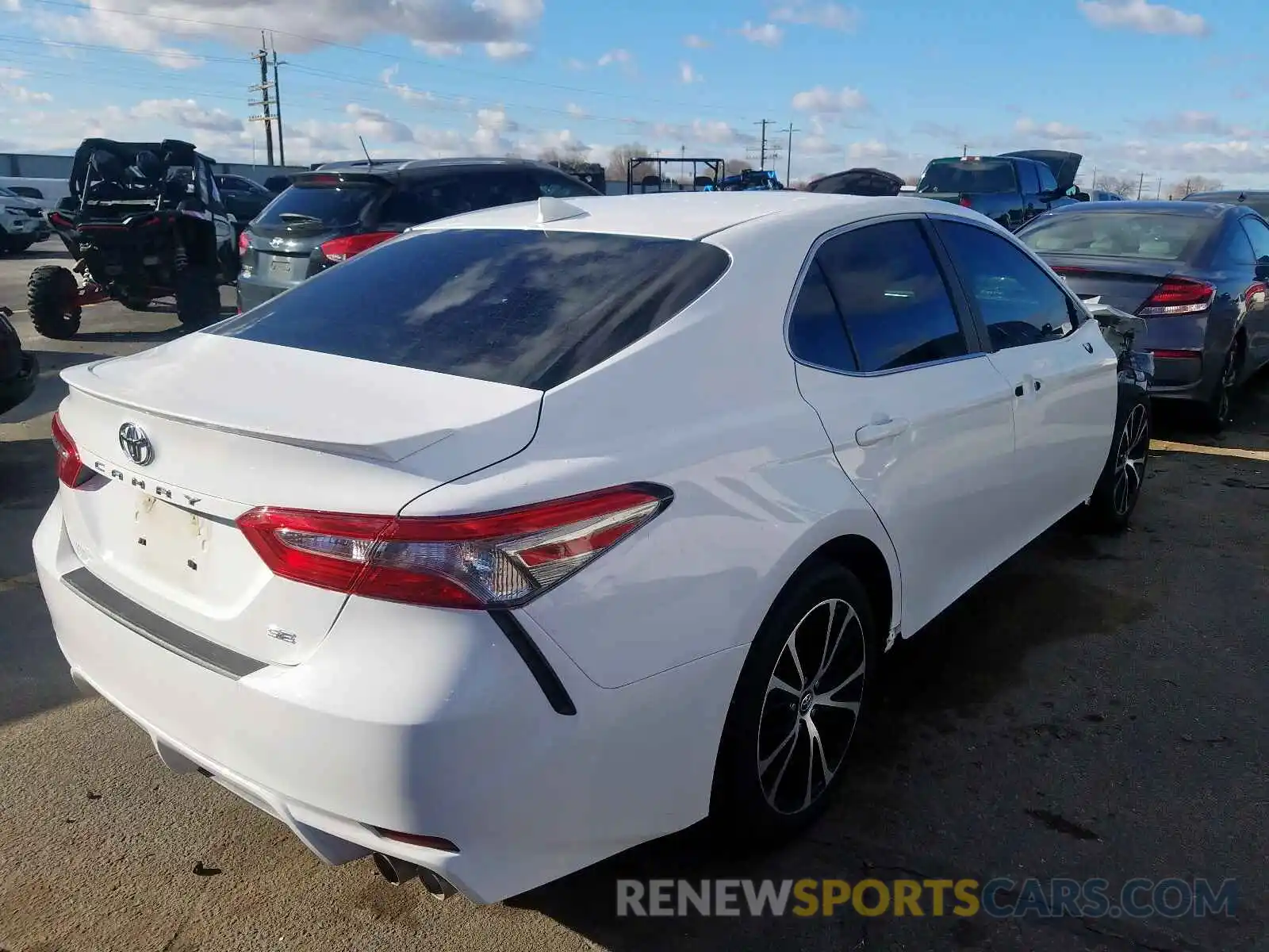 4 Photograph of a damaged car 4T1B11HK8KU742784 TOYOTA CAMRY 2019