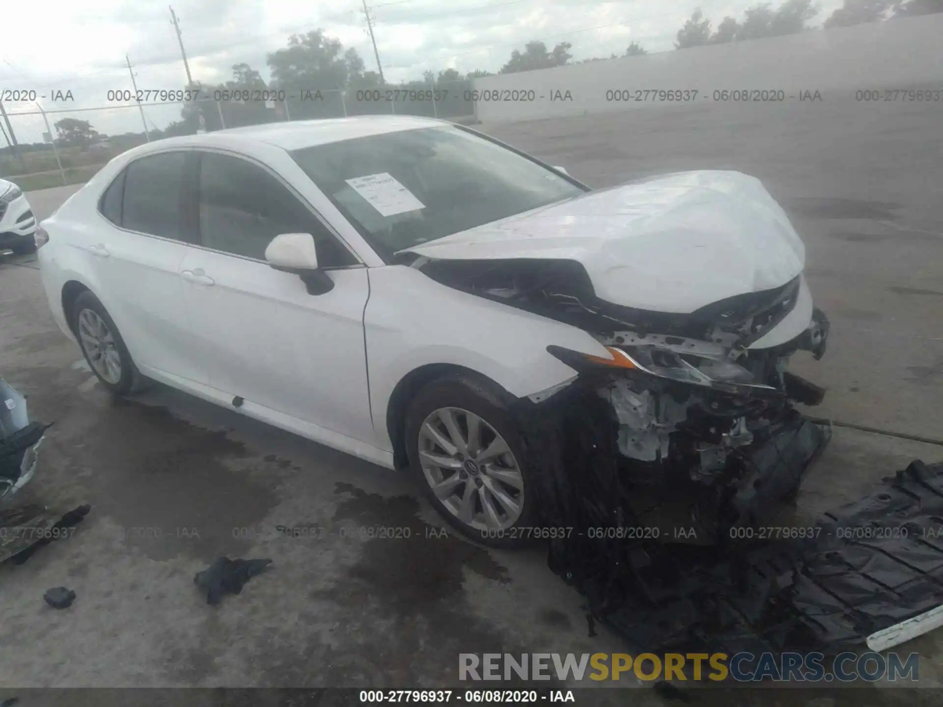 1 Photograph of a damaged car 4T1B11HK8KU743711 TOYOTA CAMRY 2019