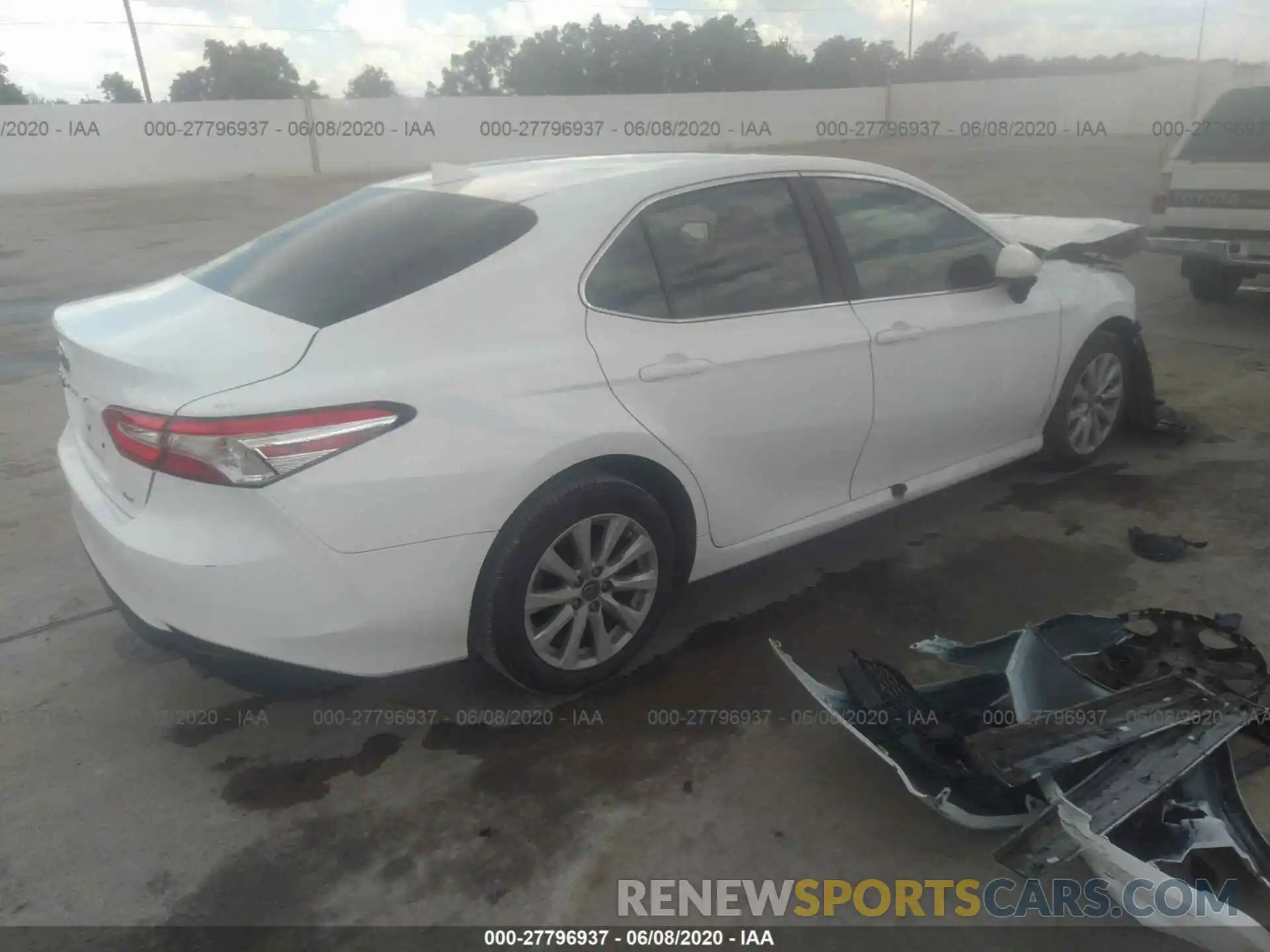 4 Photograph of a damaged car 4T1B11HK8KU743711 TOYOTA CAMRY 2019