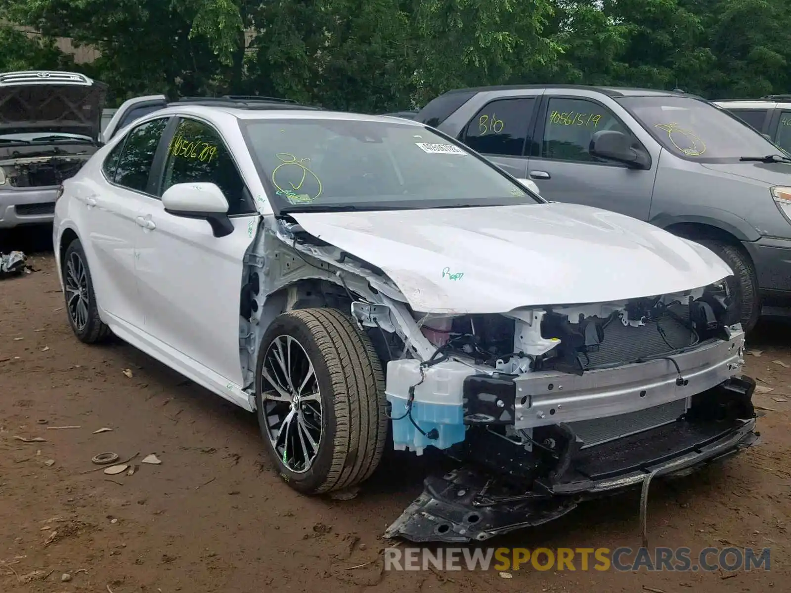 1 Photograph of a damaged car 4T1B11HK8KU743885 TOYOTA CAMRY 2019