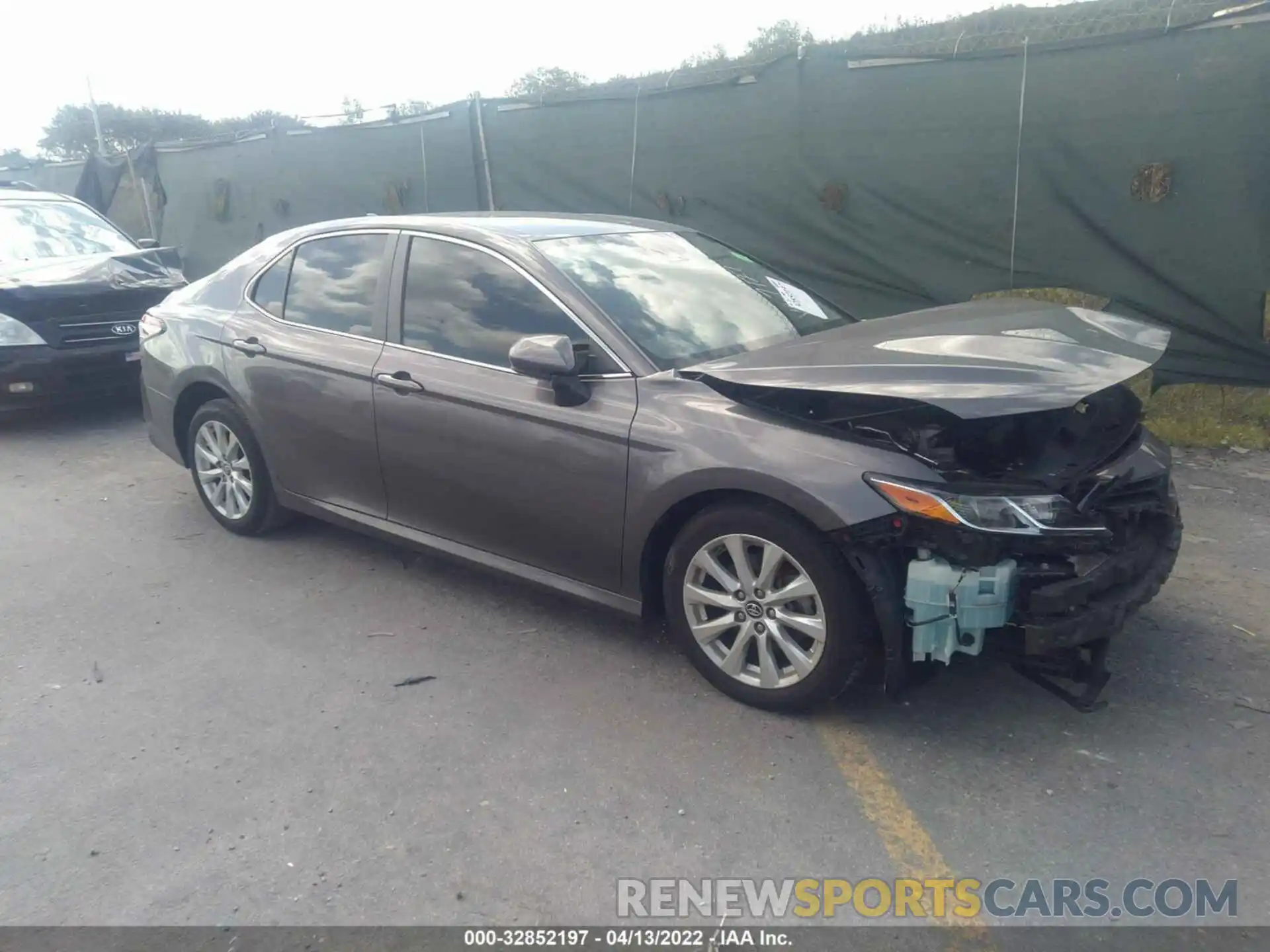 1 Photograph of a damaged car 4T1B11HK8KU747127 TOYOTA CAMRY 2019