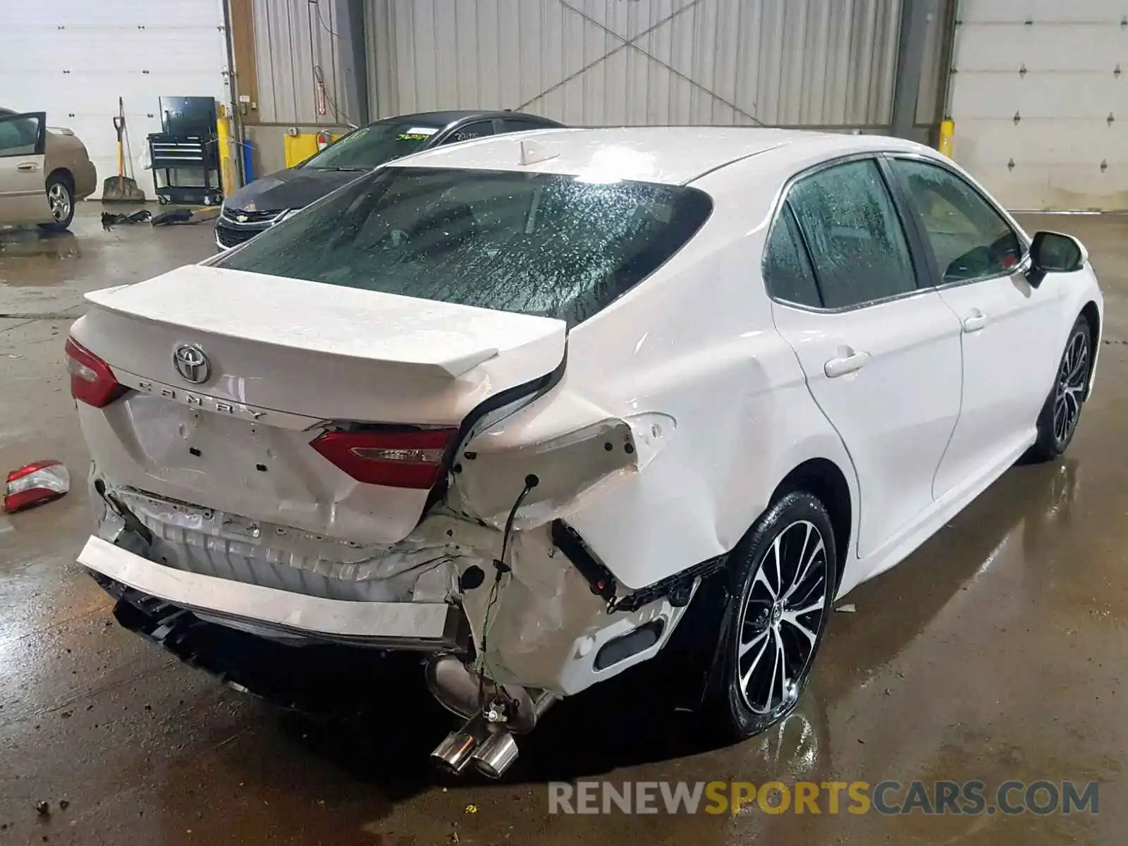 4 Photograph of a damaged car 4T1B11HK8KU747418 TOYOTA CAMRY 2019