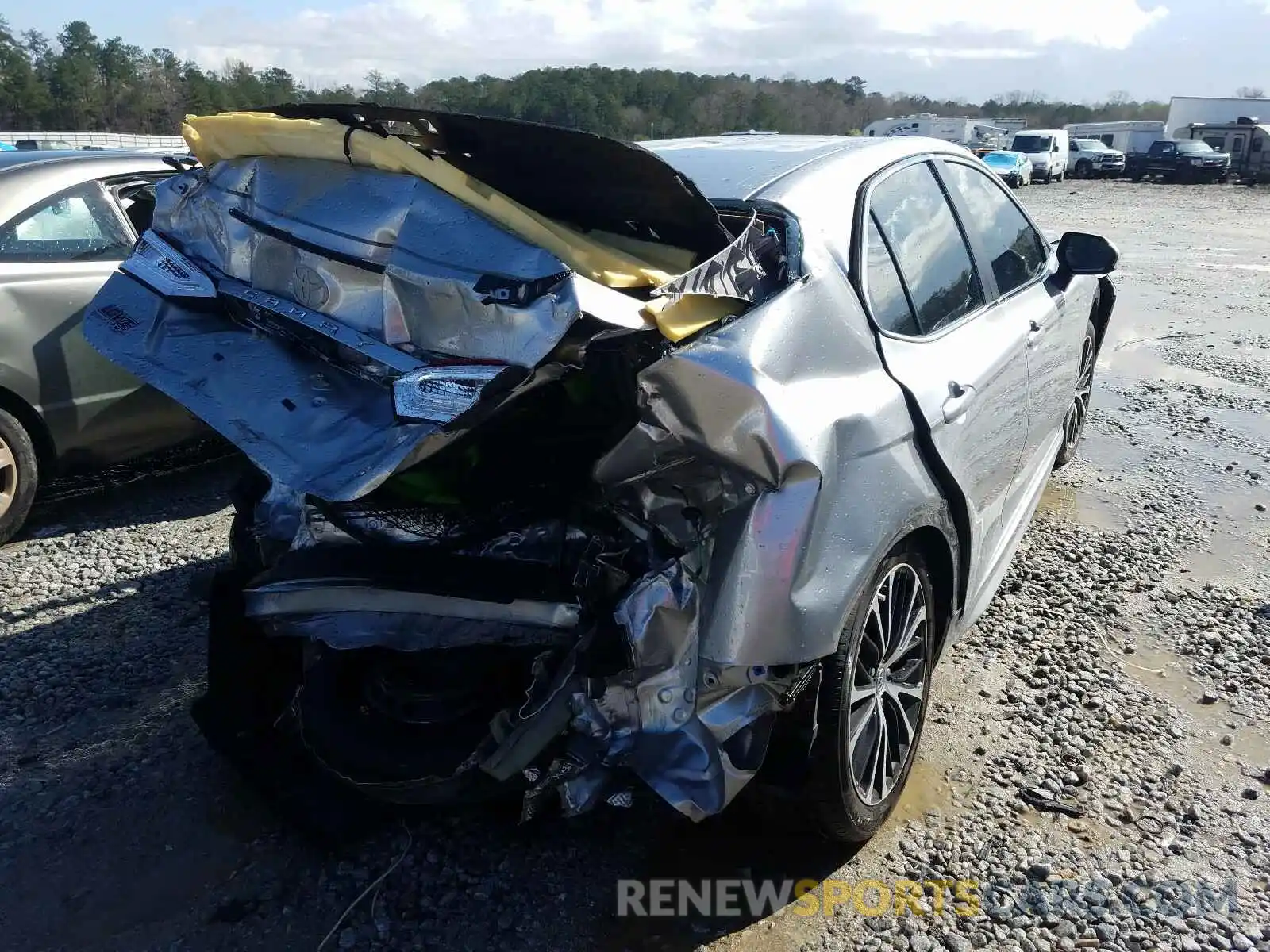 4 Photograph of a damaged car 4T1B11HK8KU749234 TOYOTA CAMRY 2019