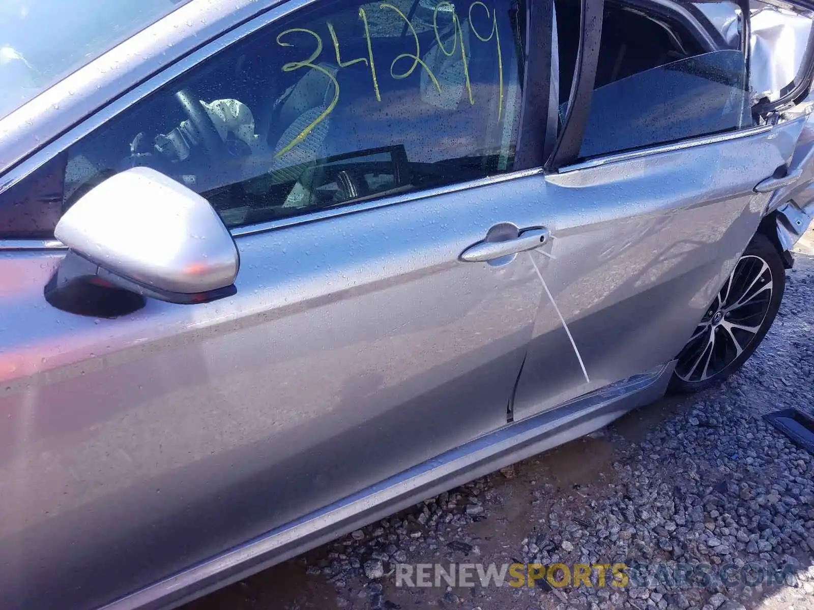 9 Photograph of a damaged car 4T1B11HK8KU749234 TOYOTA CAMRY 2019