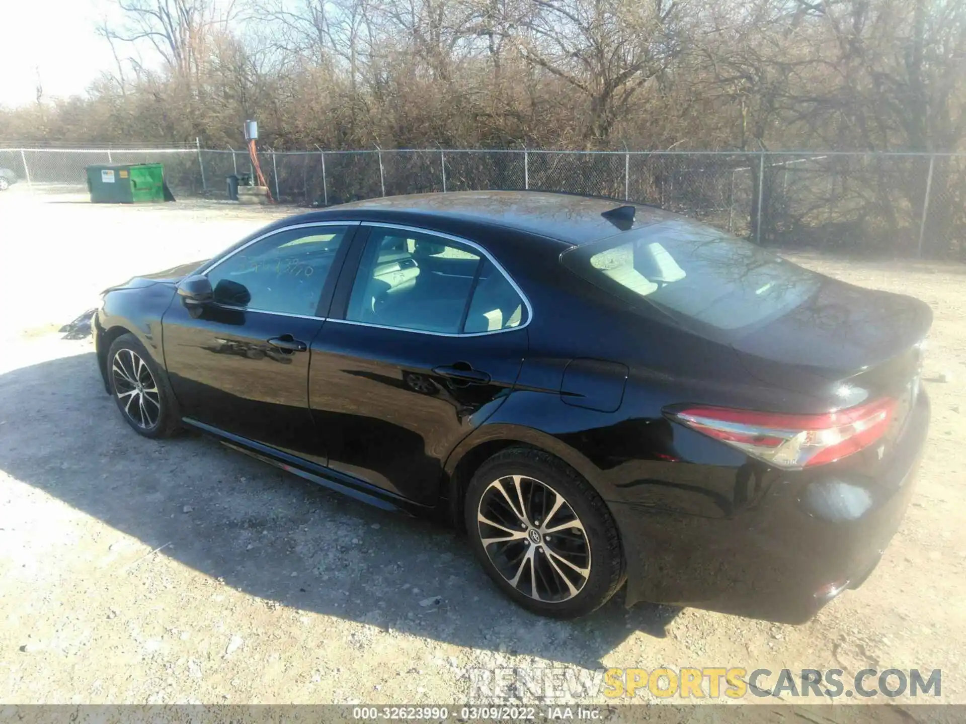 3 Photograph of a damaged car 4T1B11HK8KU750366 TOYOTA CAMRY 2019