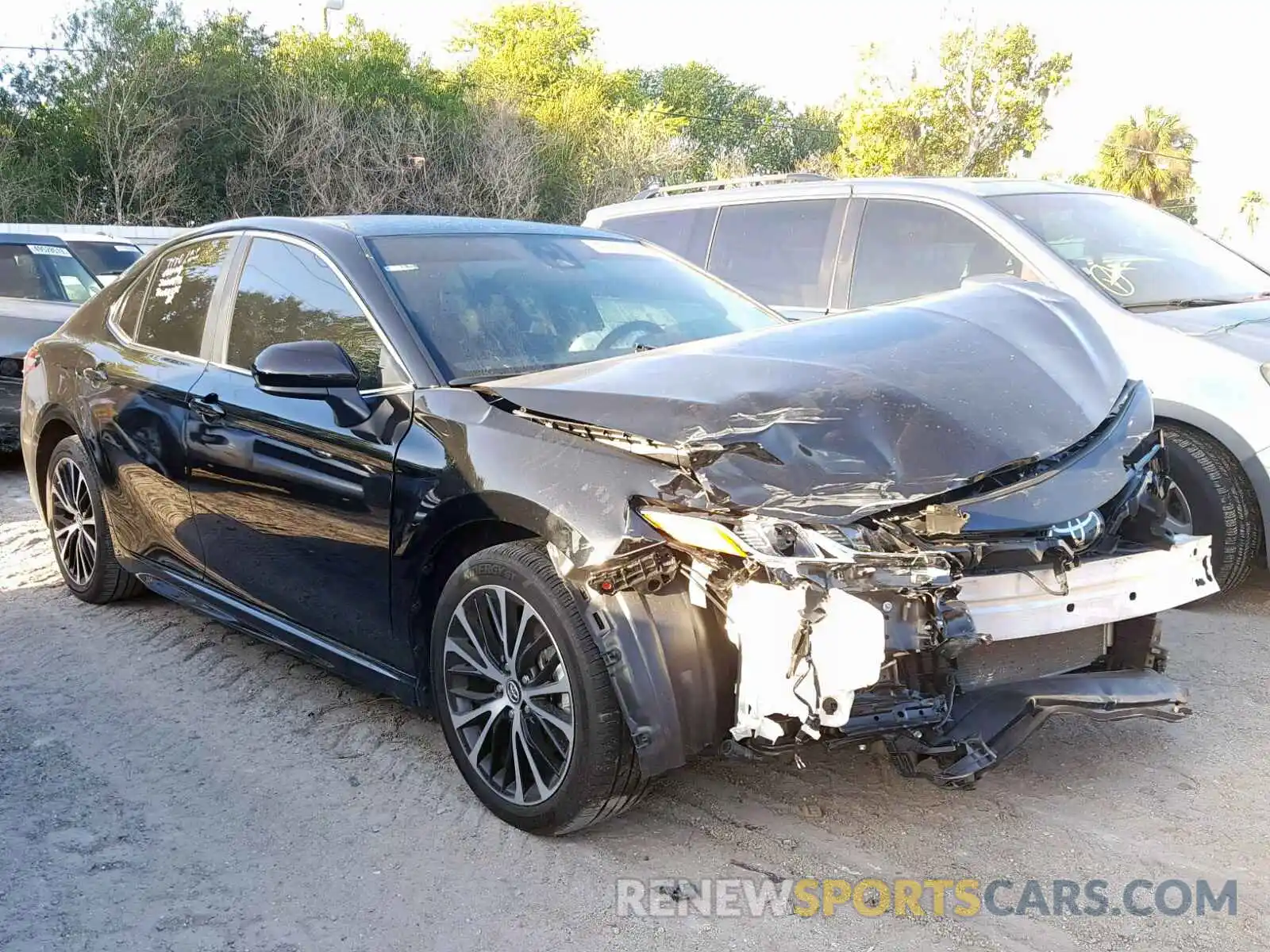 1 Photograph of a damaged car 4T1B11HK8KU752439 TOYOTA CAMRY 2019