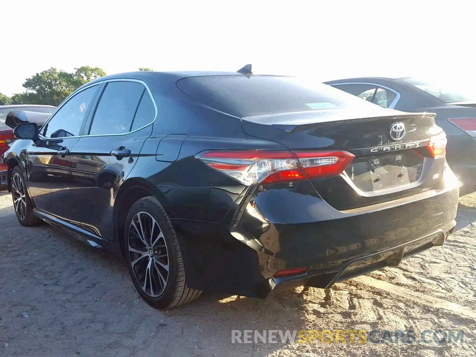 3 Photograph of a damaged car 4T1B11HK8KU752439 TOYOTA CAMRY 2019