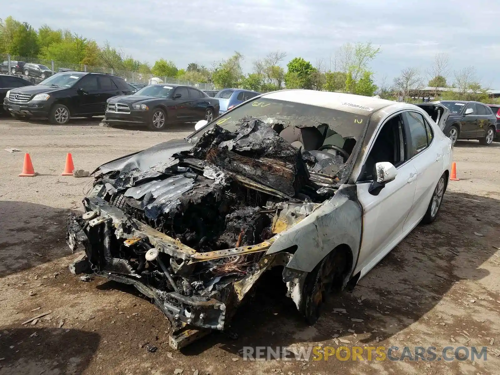 2 Photograph of a damaged car 4T1B11HK8KU752635 TOYOTA CAMRY 2019