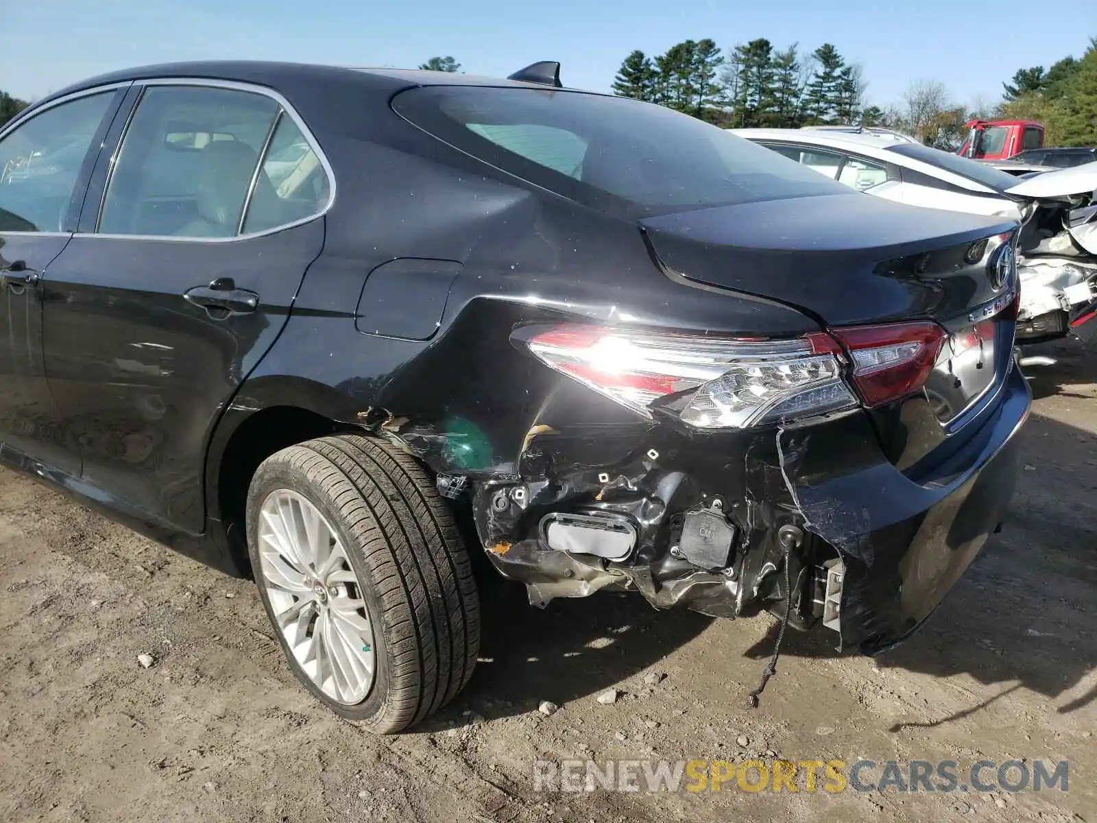 9 Photograph of a damaged car 4T1B11HK8KU753851 TOYOTA CAMRY 2019