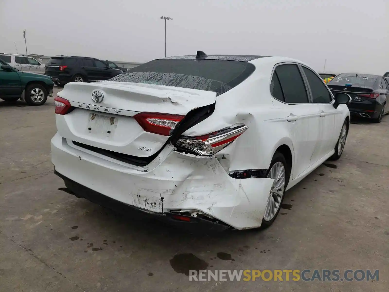 4 Photograph of a damaged car 4T1B11HK8KU755020 TOYOTA CAMRY 2019