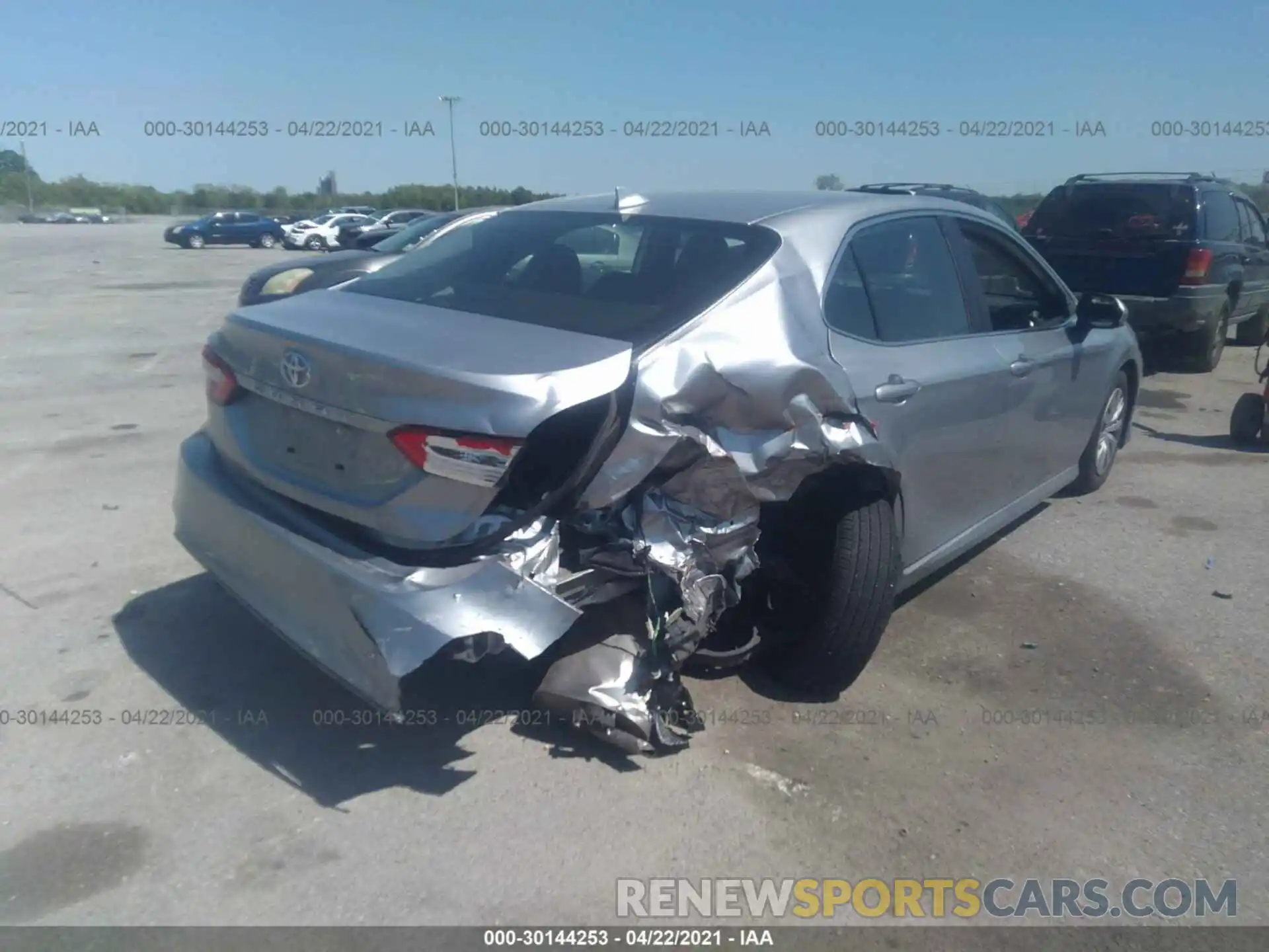 4 Photograph of a damaged car 4T1B11HK8KU756068 TOYOTA CAMRY 2019