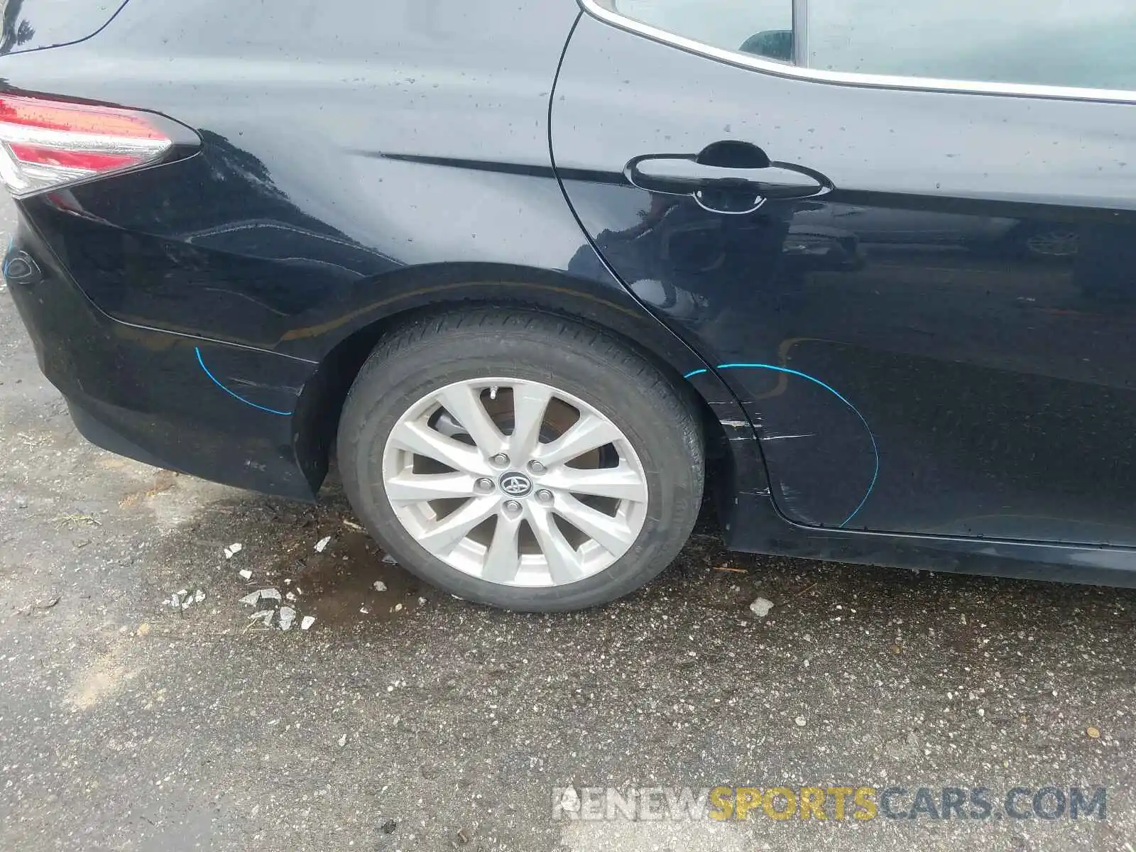 9 Photograph of a damaged car 4T1B11HK8KU756510 TOYOTA CAMRY 2019