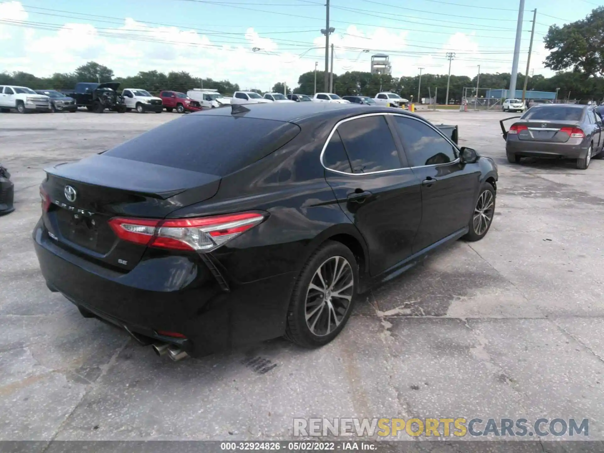 4 Photograph of a damaged car 4T1B11HK8KU758774 TOYOTA CAMRY 2019