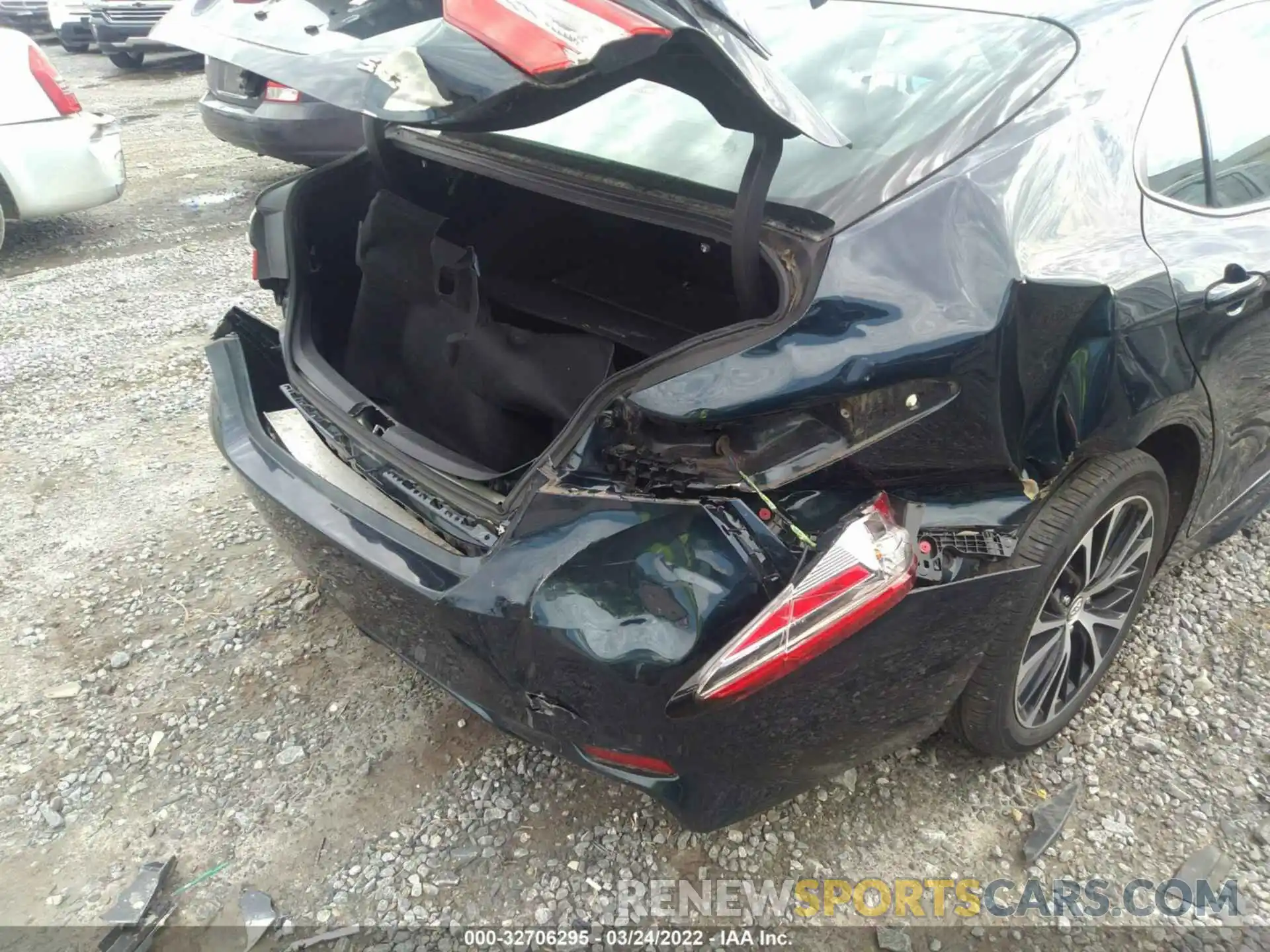 6 Photograph of a damaged car 4T1B11HK8KU759200 TOYOTA CAMRY 2019