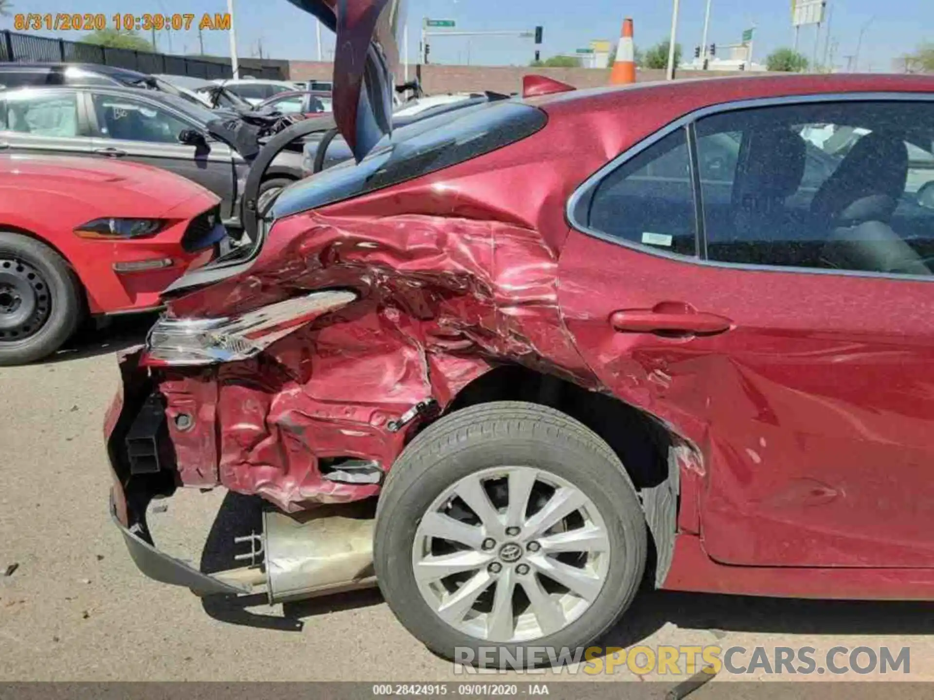 5 Photograph of a damaged car 4T1B11HK8KU759665 TOYOTA CAMRY 2019