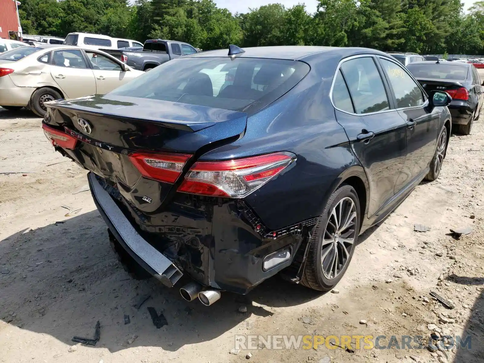 4 Photograph of a damaged car 4T1B11HK8KU760380 TOYOTA CAMRY 2019