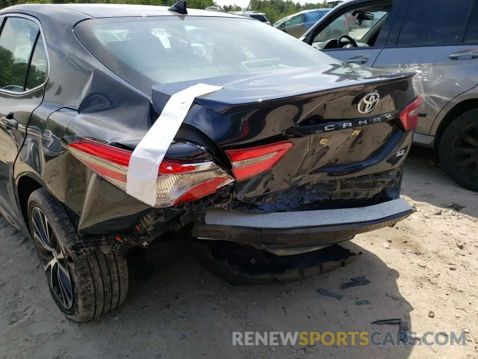 9 Photograph of a damaged car 4T1B11HK8KU760380 TOYOTA CAMRY 2019