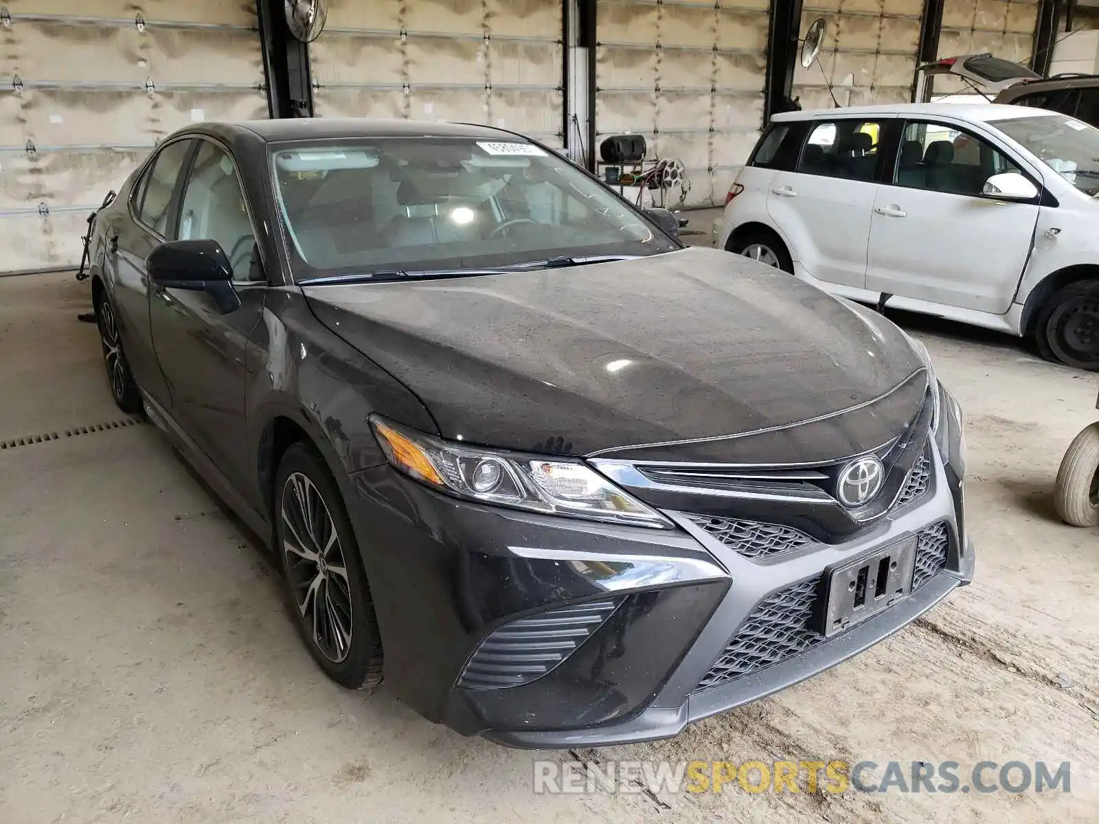 1 Photograph of a damaged car 4T1B11HK8KU760833 TOYOTA CAMRY 2019