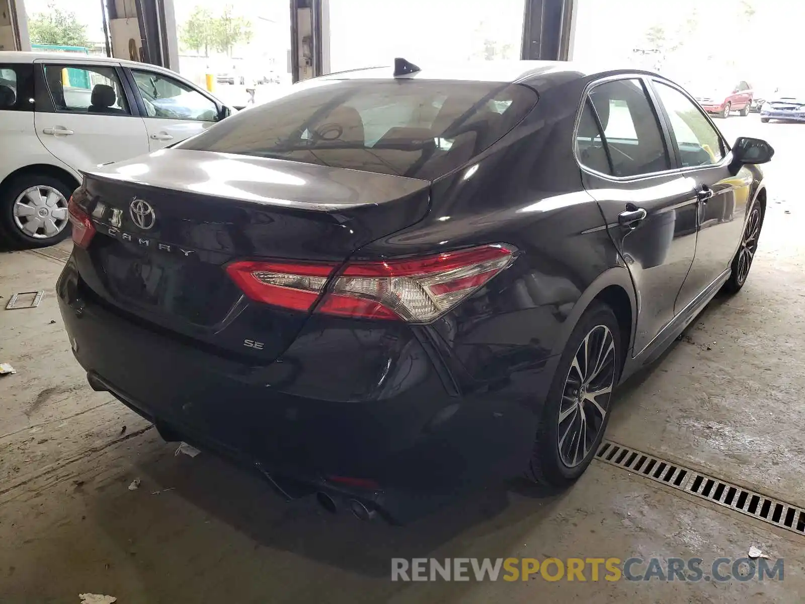 4 Photograph of a damaged car 4T1B11HK8KU760833 TOYOTA CAMRY 2019